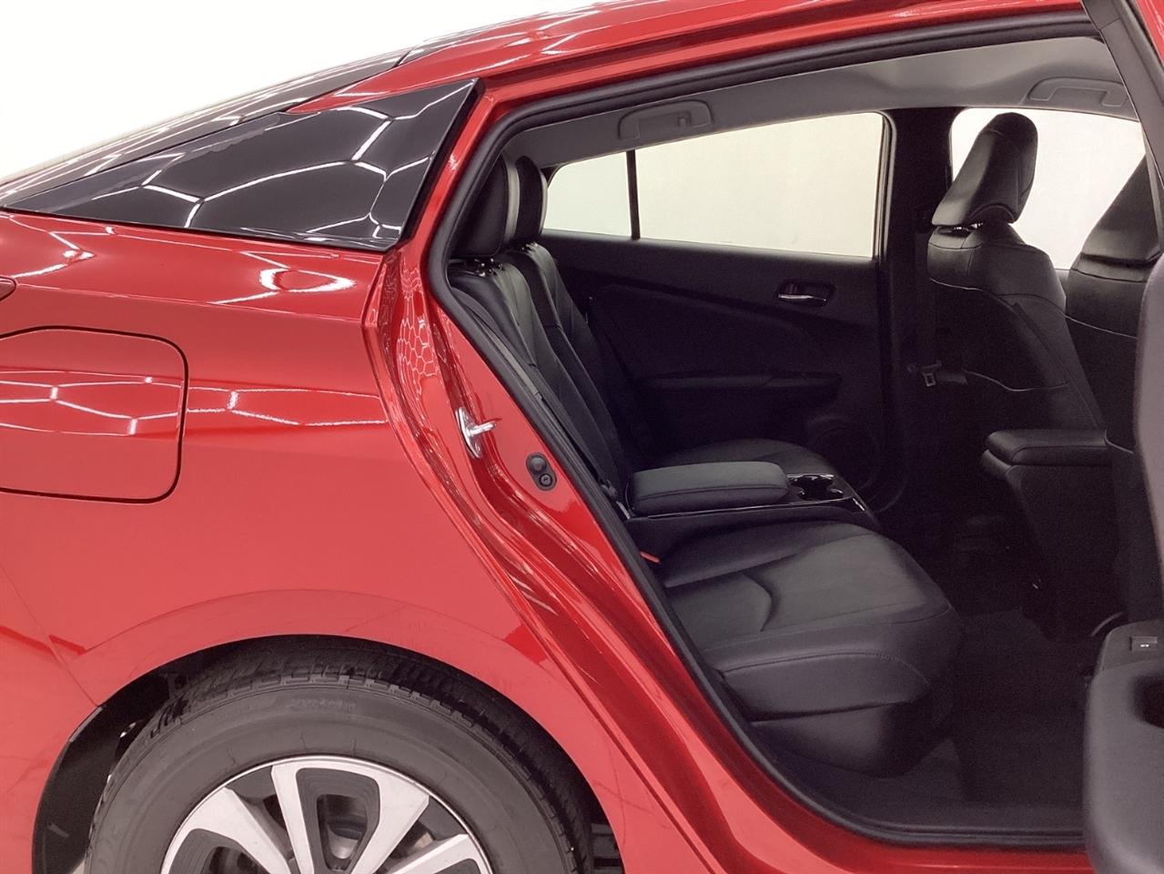 Toyota Prius Prime Advanced (Natl) 2017