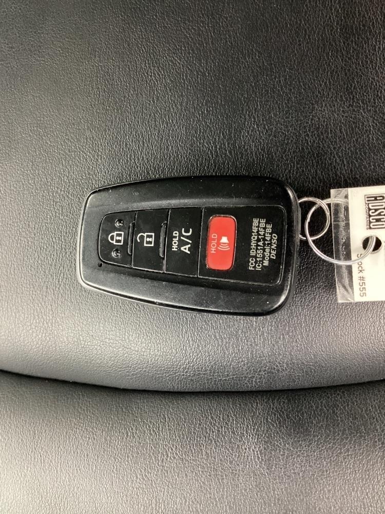 Toyota Prius Prime Advanced (Natl) 2017