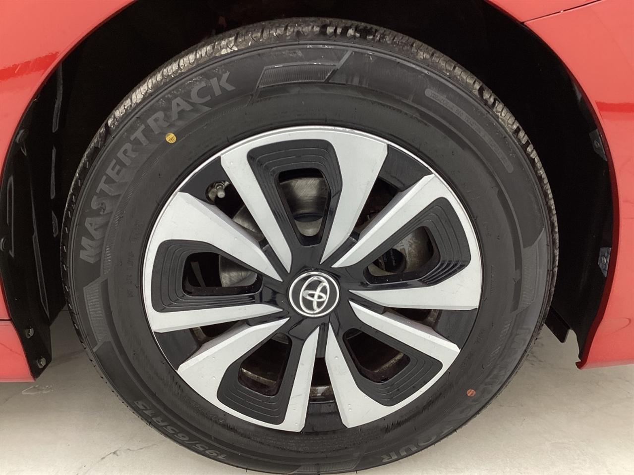 Toyota Prius Prime Advanced (Natl) 2017