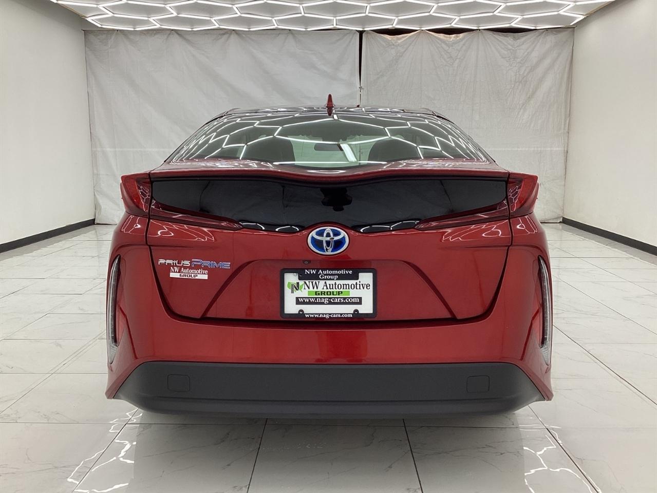 Toyota Prius Prime Advanced (Natl) 2017