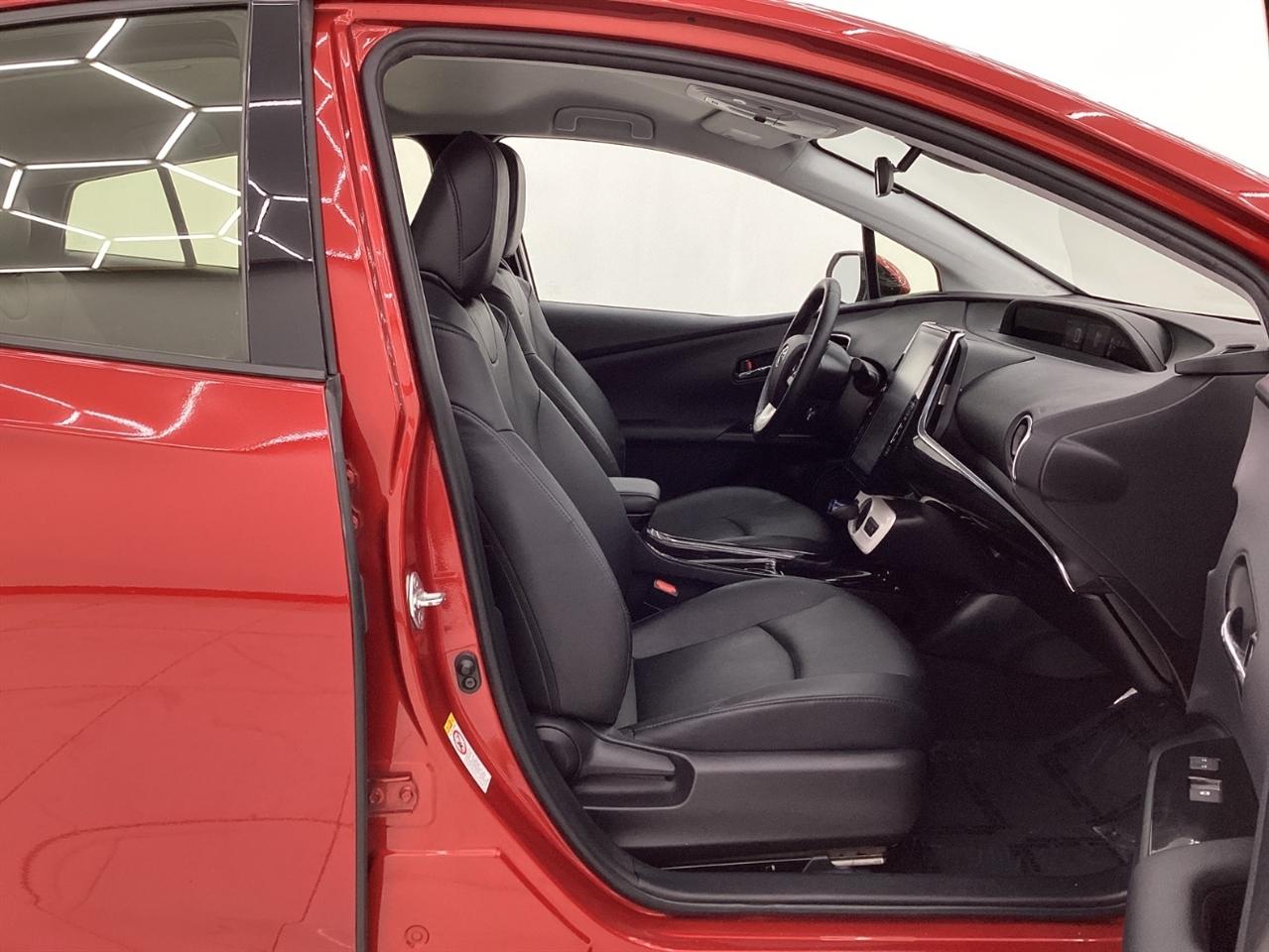 Toyota Prius Prime Advanced (Natl) 2017