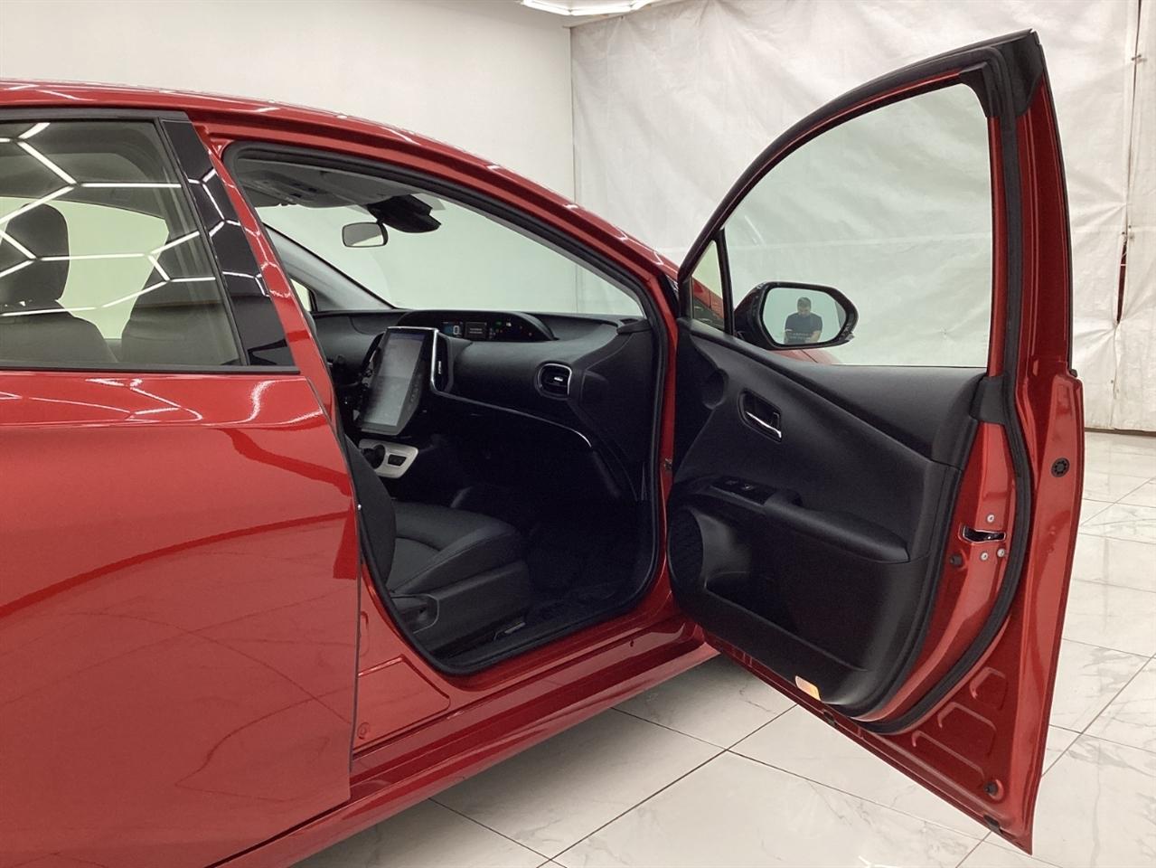Toyota Prius Prime Advanced (Natl) 2017