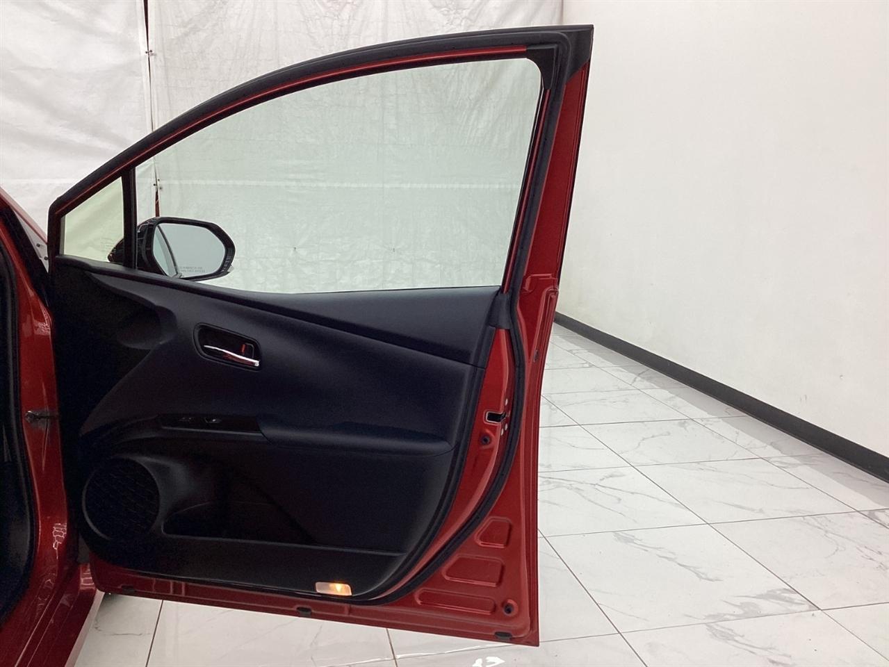 Toyota Prius Prime Advanced (Natl) 2017