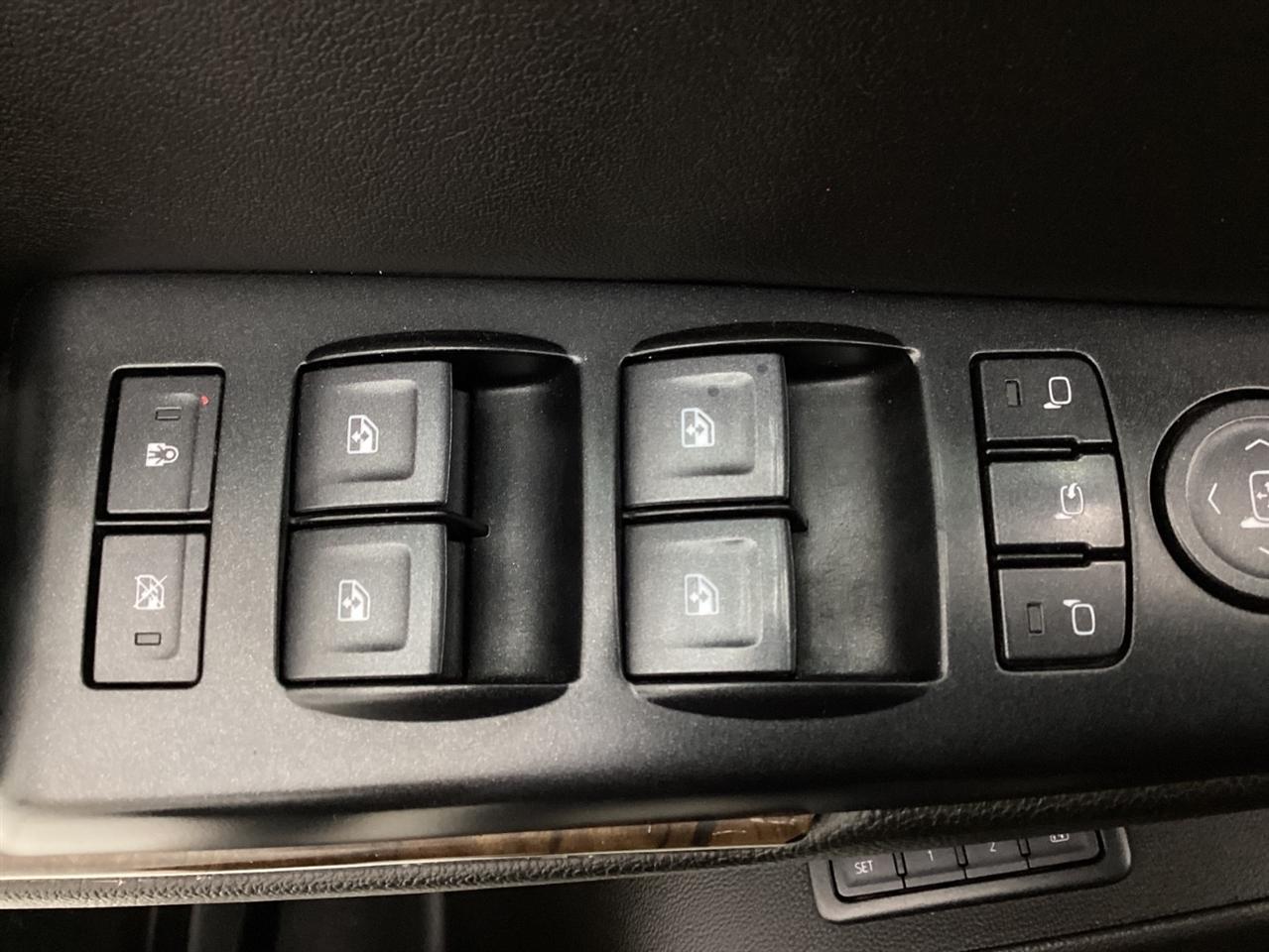 Chevrolet Tahoe 4WD 4dr LT 2020