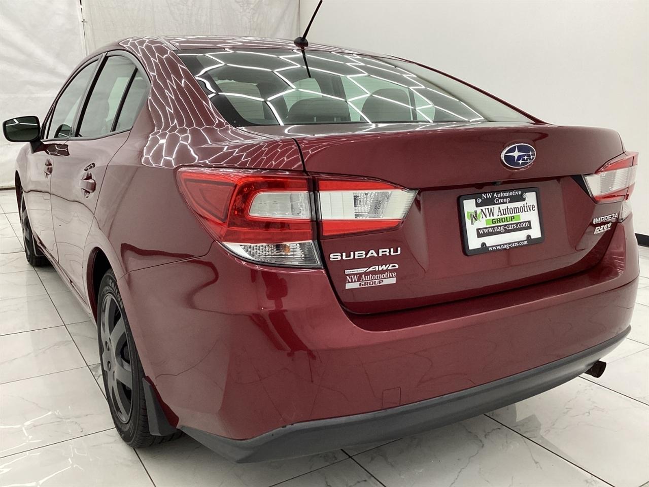 Subaru Impreza 2.0i 4-door CVT 2017