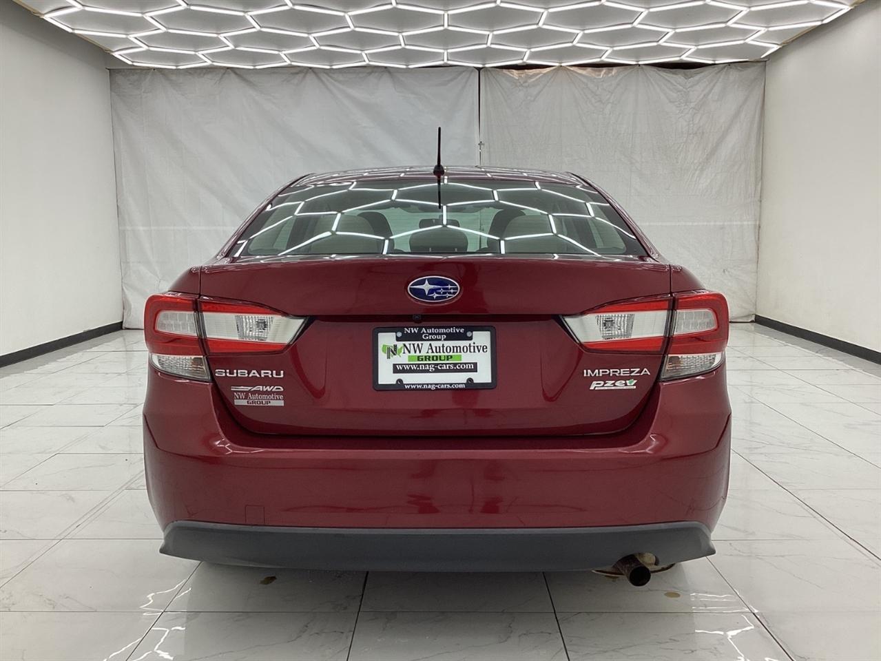 Subaru Impreza 2.0i 4-door CVT 2017