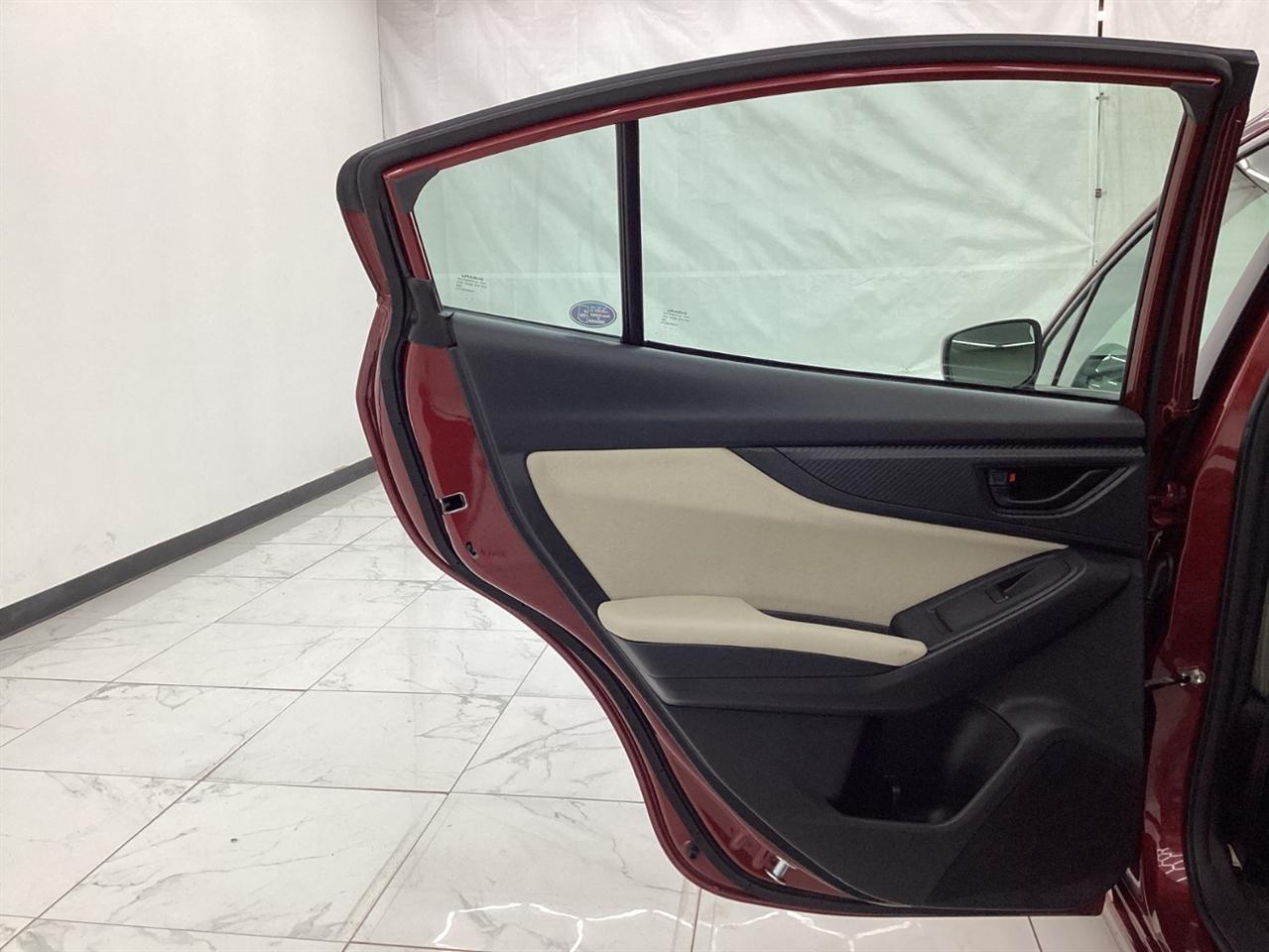 Subaru Impreza 2.0i 4-door CVT 2017