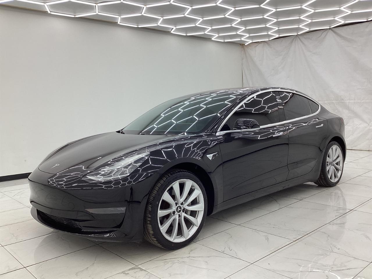 Tesla Model 3 Mid Range Battery RWD 2018