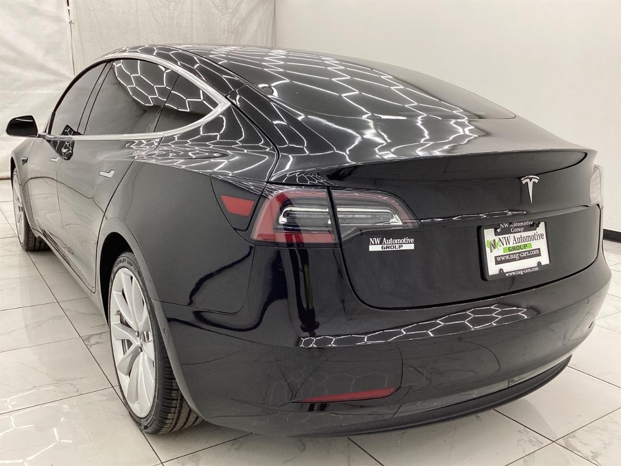 Tesla Model 3 Mid Range Battery RWD 2018