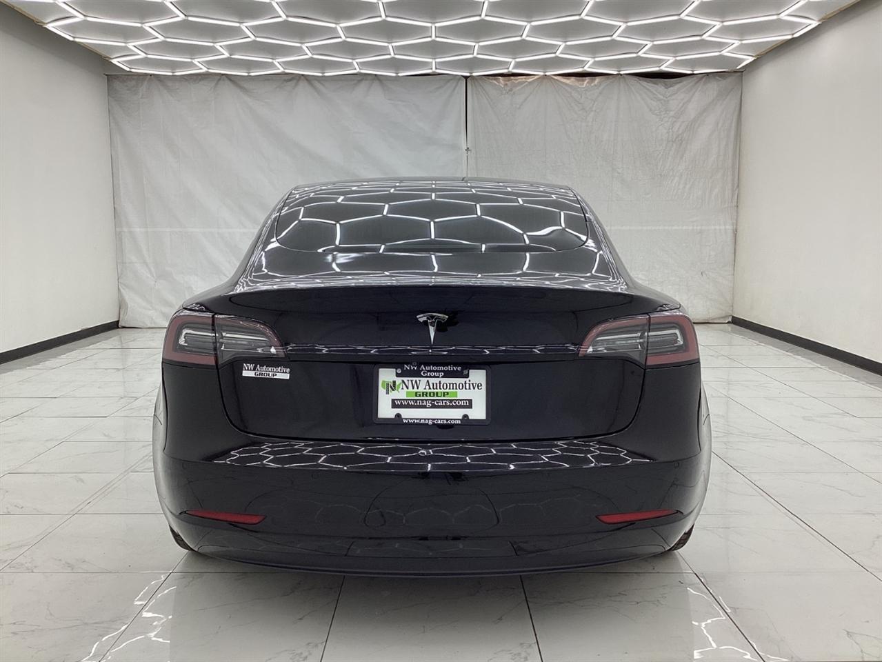 Tesla Model 3 Mid Range Battery RWD 2018