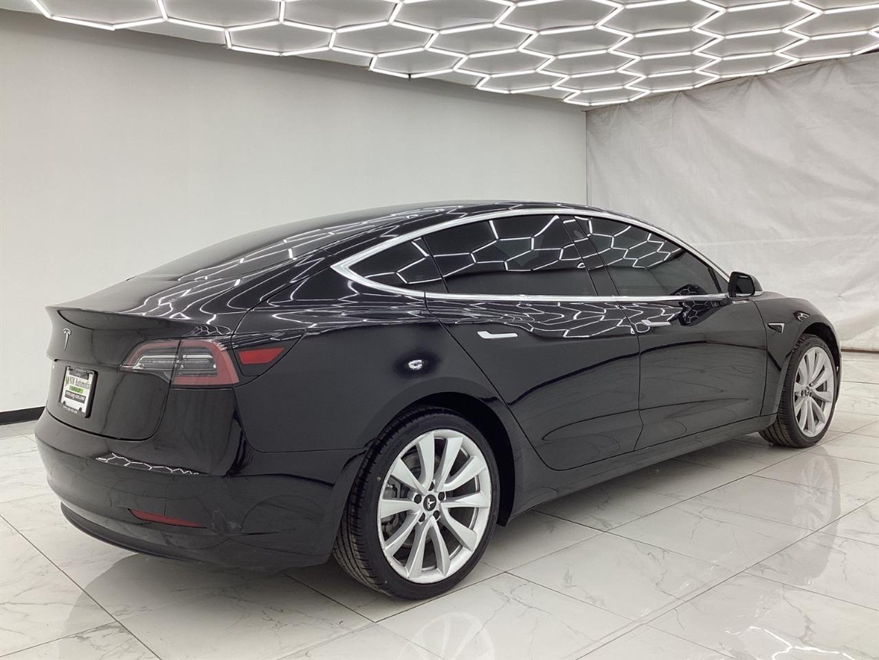 Tesla Model 3 Mid Range Battery RWD 2018