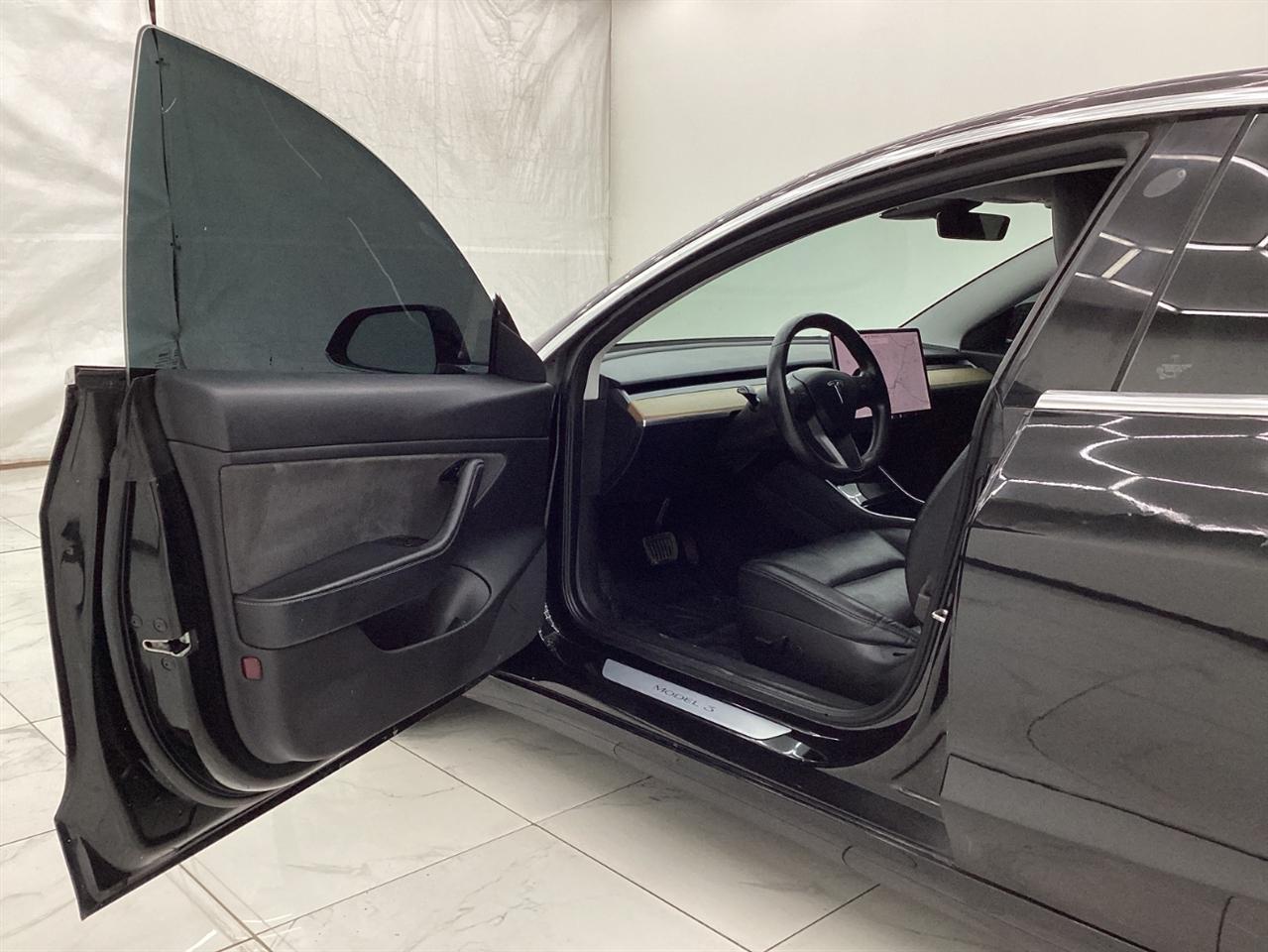 Tesla Model 3 Mid Range Battery RWD 2018