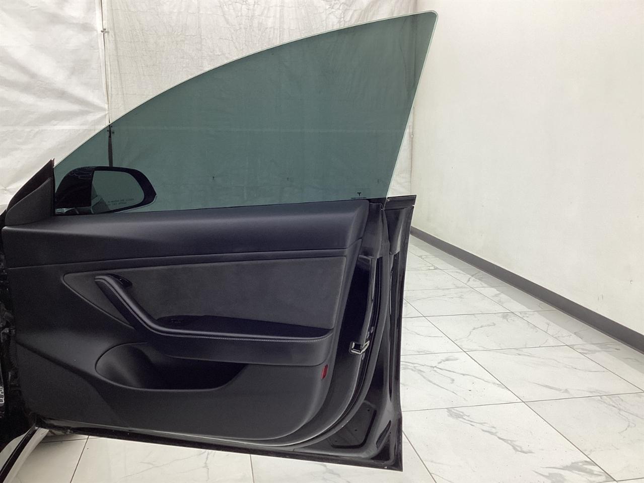 Tesla Model 3 Mid Range Battery RWD 2018