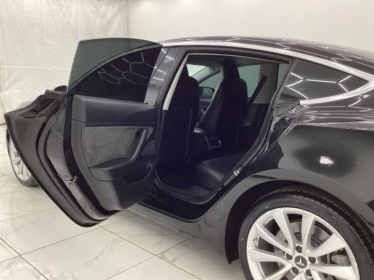 Tesla Model 3 Mid Range Battery RWD 2018