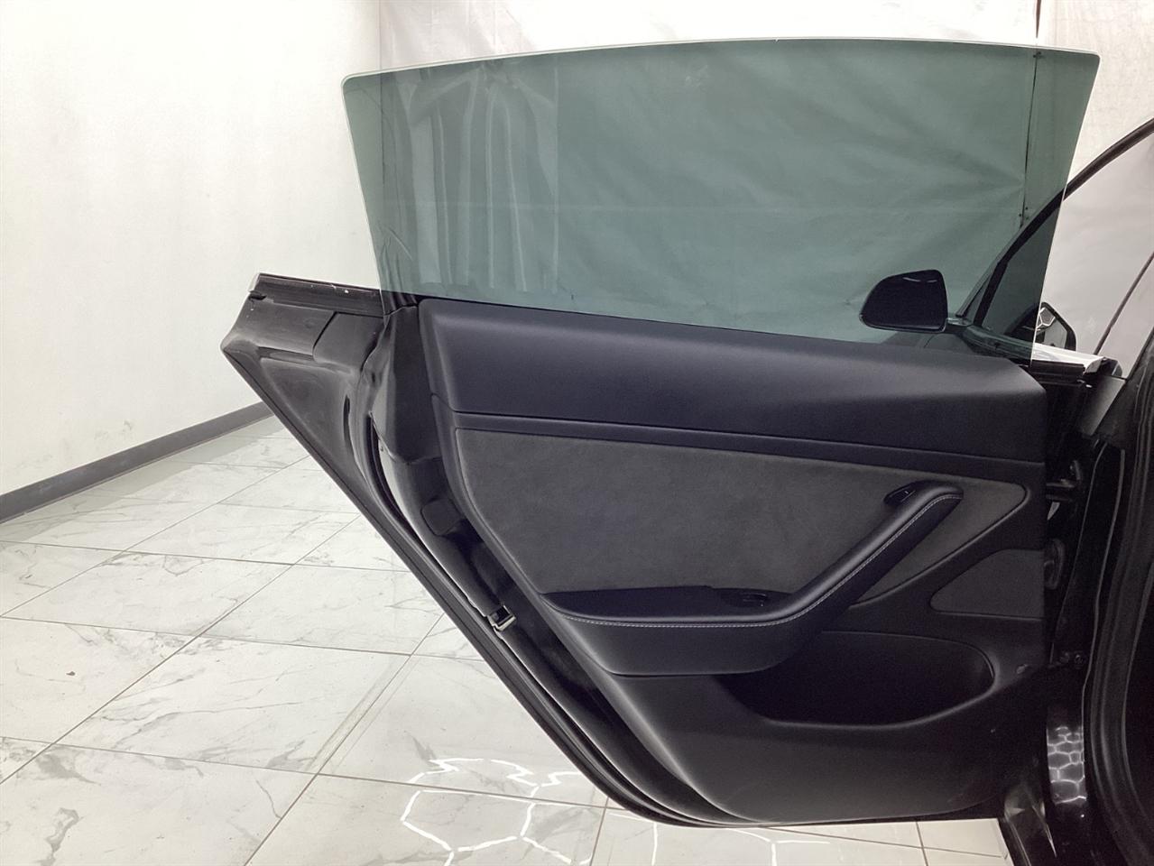 Tesla Model 3 Mid Range Battery RWD 2018