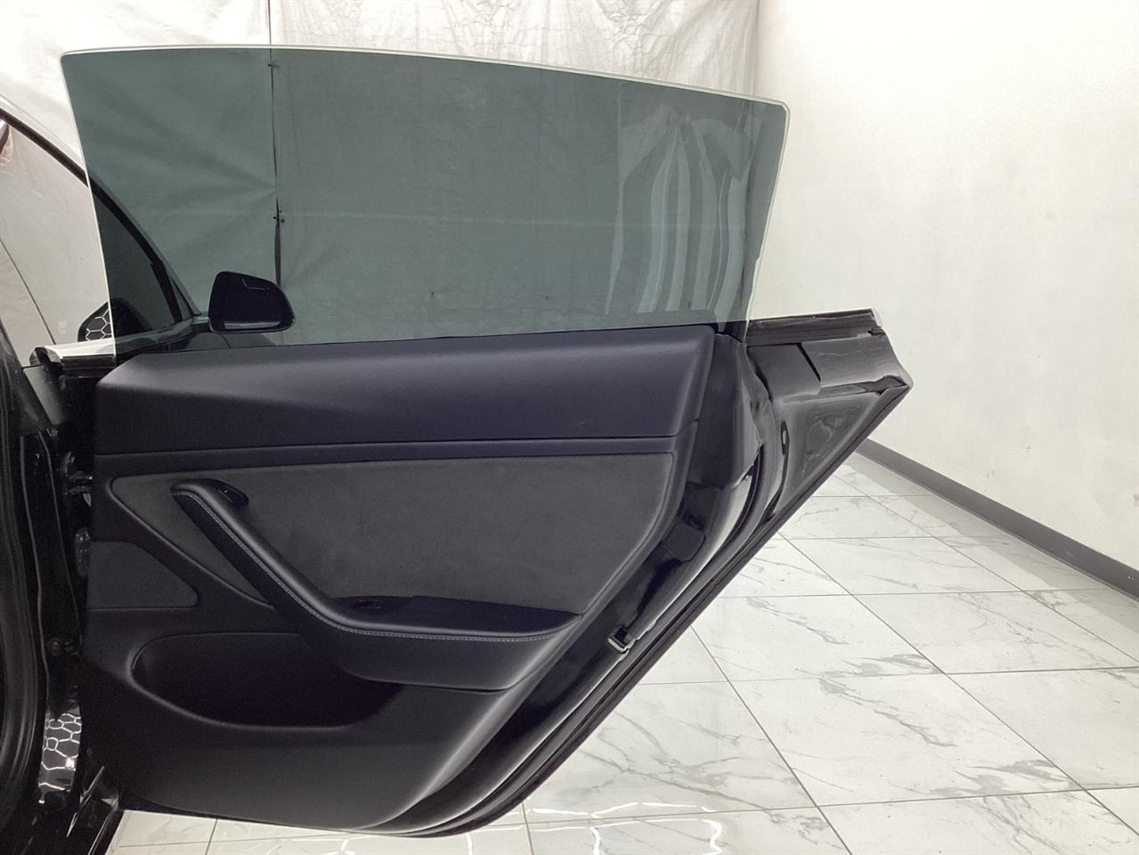 Tesla Model 3 Mid Range Battery RWD 2018