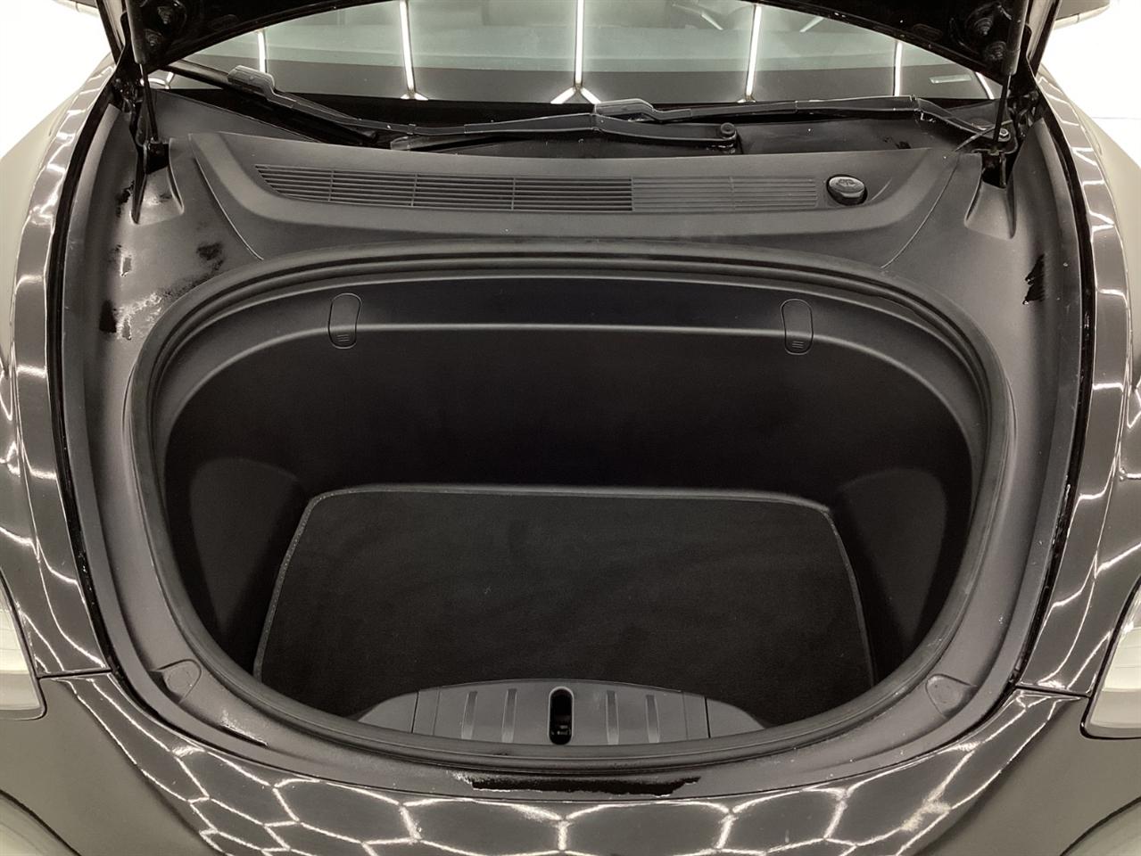Tesla Model 3 Mid Range Battery RWD 2018