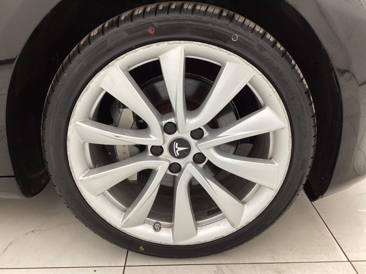 Tesla Model 3 Mid Range Battery RWD 2018