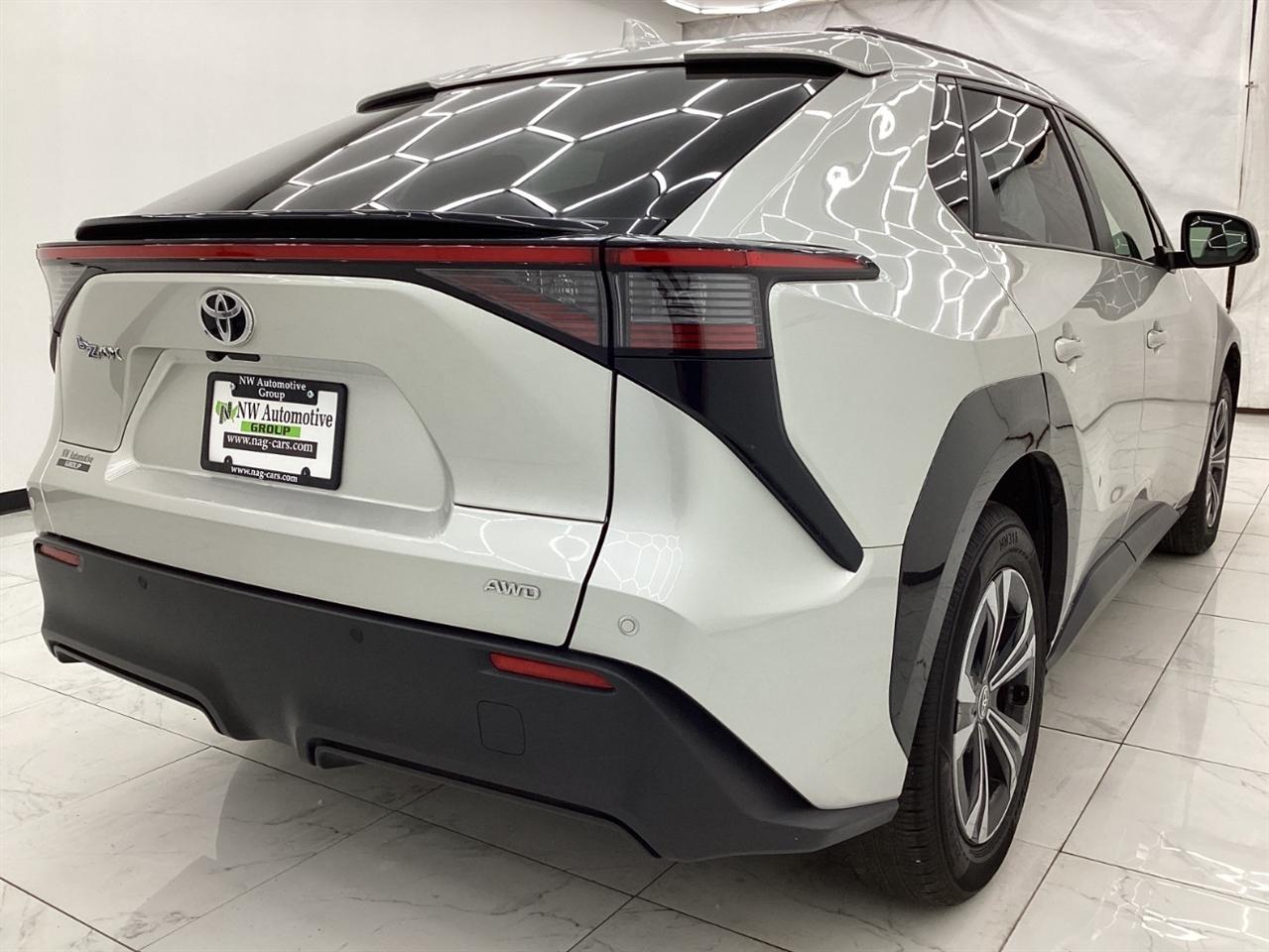 Toyota BZ4X Limited AWD (Natl) 2023