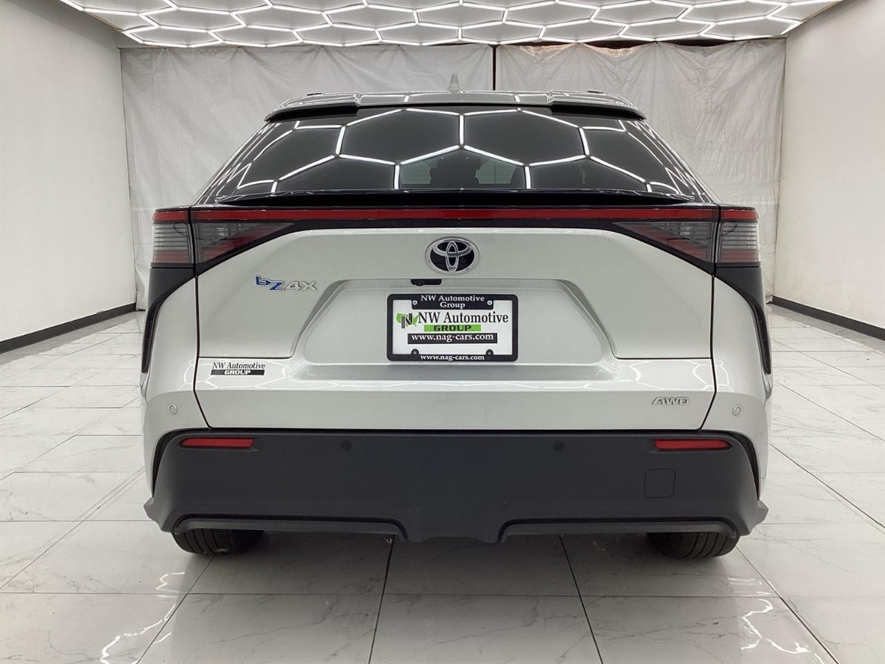 Toyota BZ4X Limited AWD (Natl) 2023