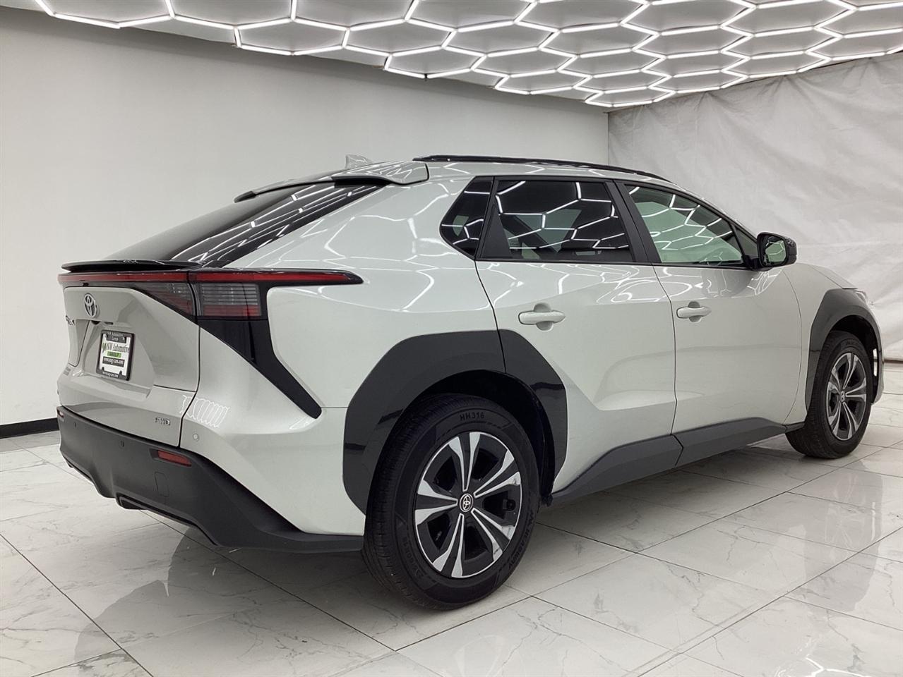 Toyota BZ4X Limited AWD (Natl) 2023