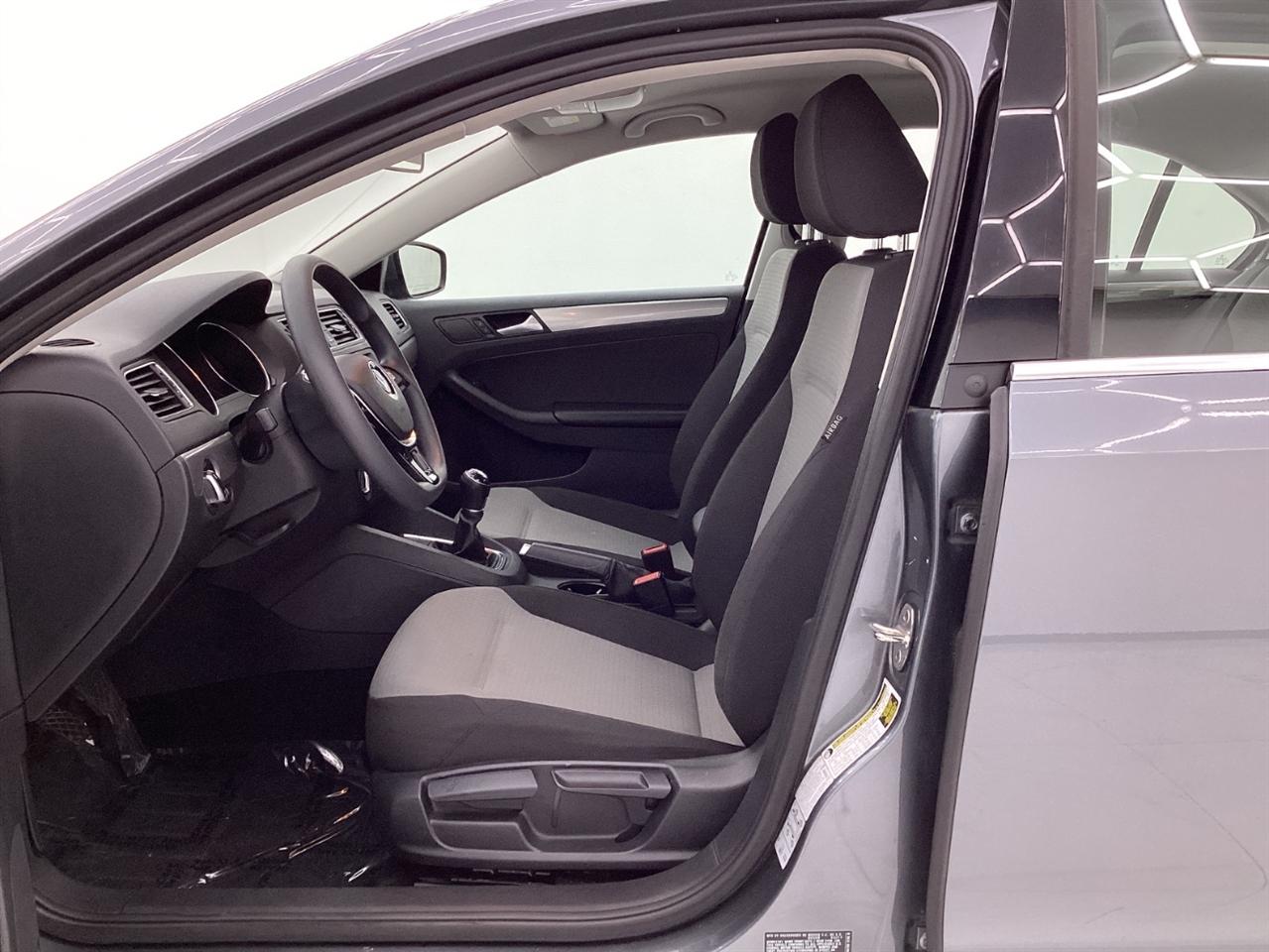 Volkswagen Jetta 1.4T S Manual 2017