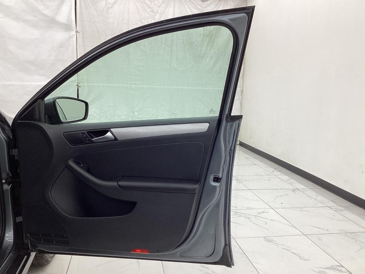 Volkswagen Jetta 1.4T S Manual 2017