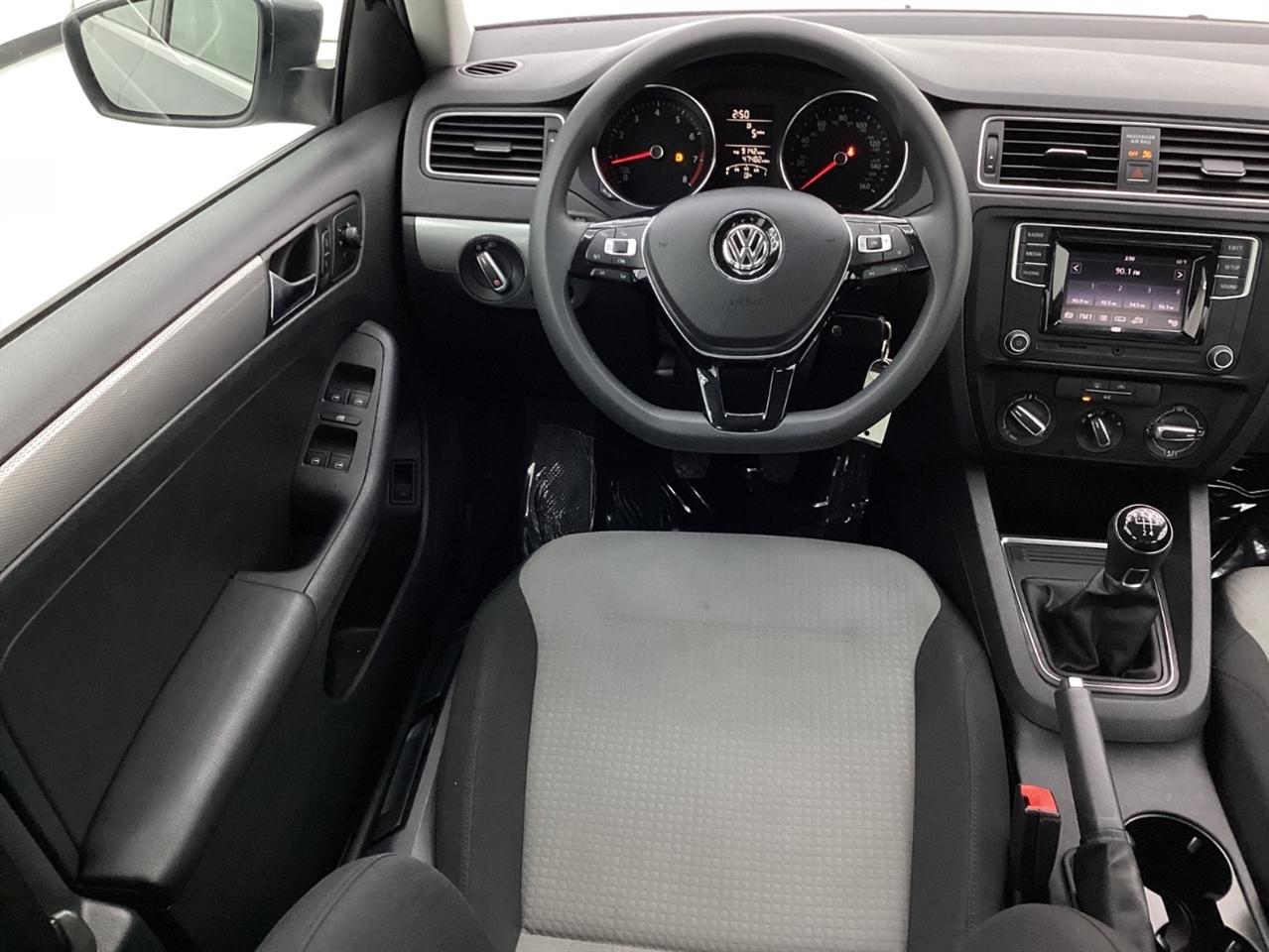 Volkswagen Jetta 1.4T S Manual 2017