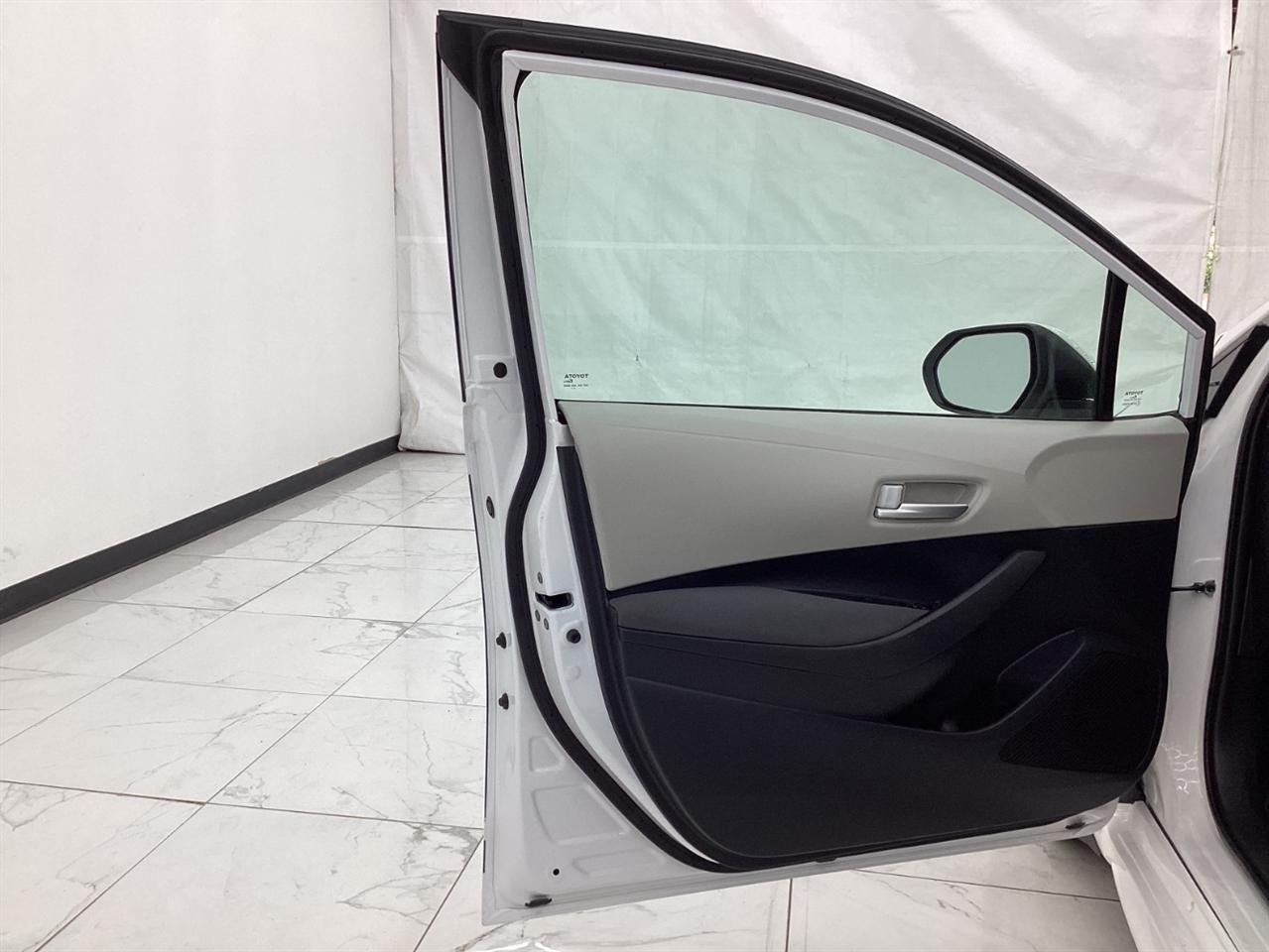 Toyota Corolla Hatchback SE CVT (Natl) 2023