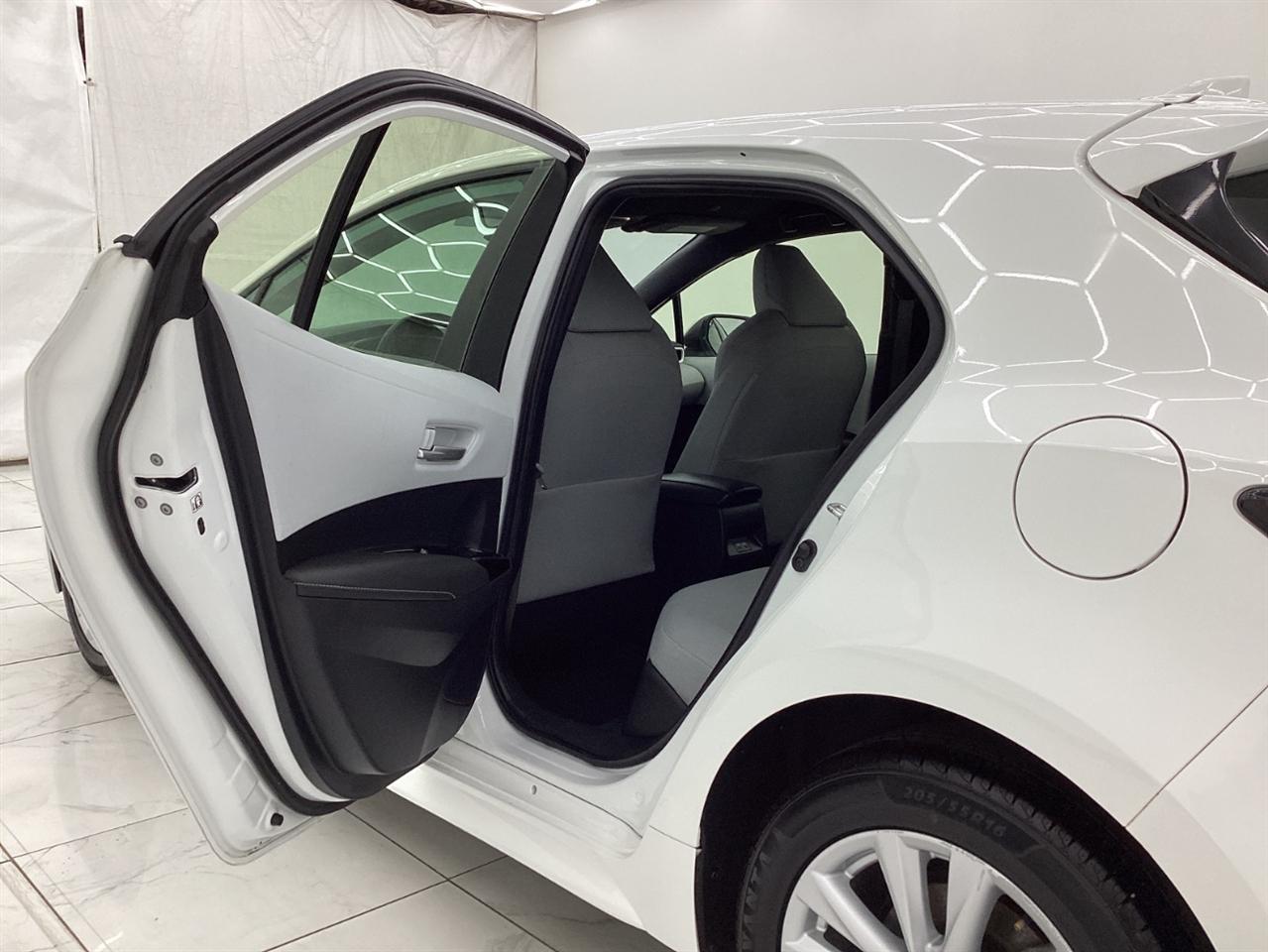 Toyota Corolla Hatchback SE CVT (Natl) 2023