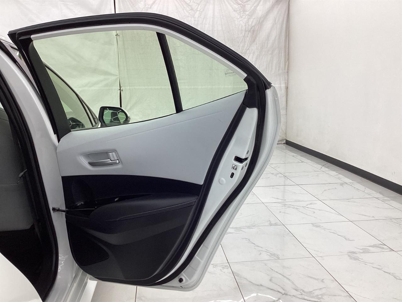 Toyota Corolla Hatchback SE CVT (Natl) 2023