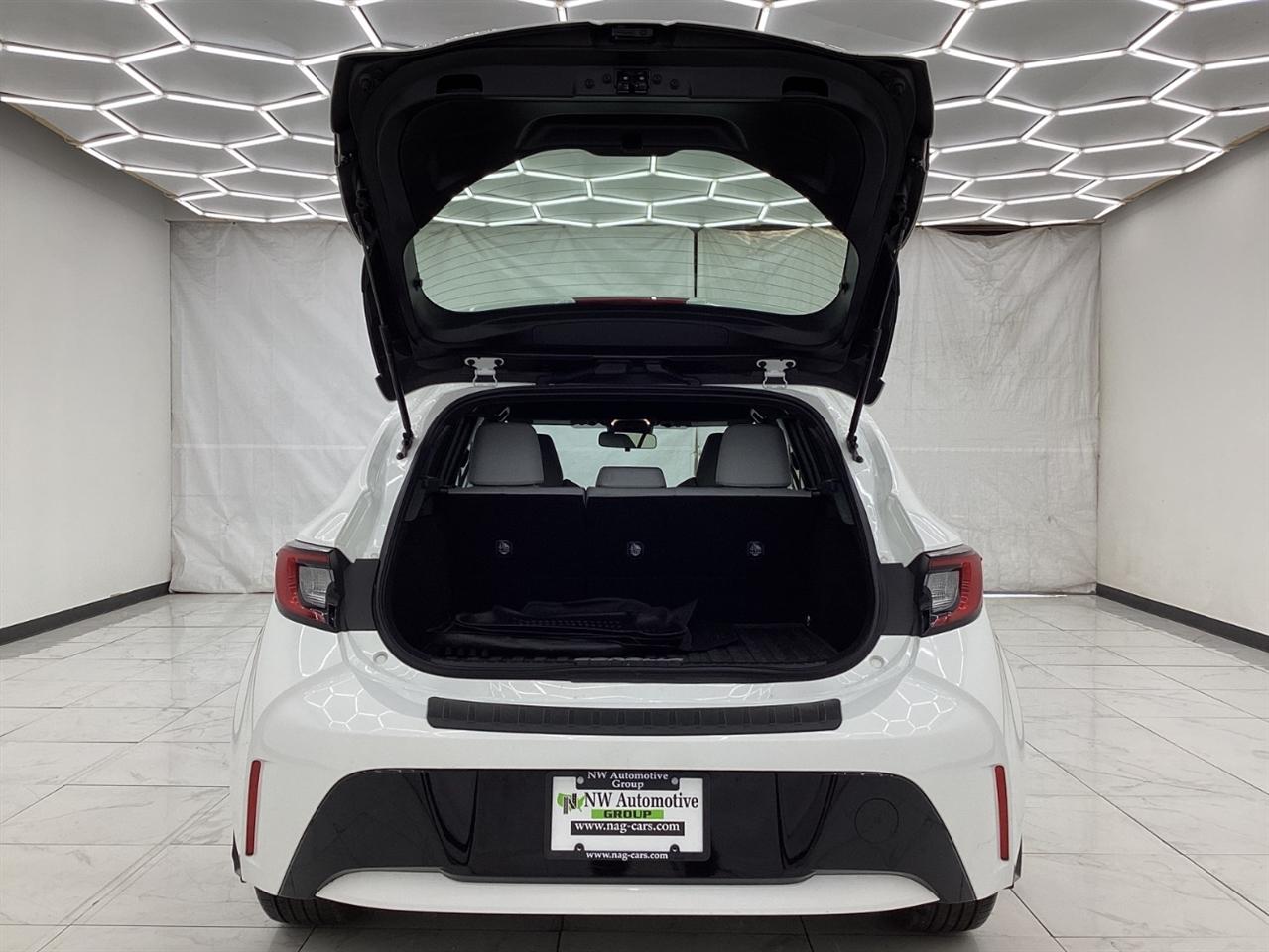 Toyota Corolla Hatchback SE CVT (Natl) 2023