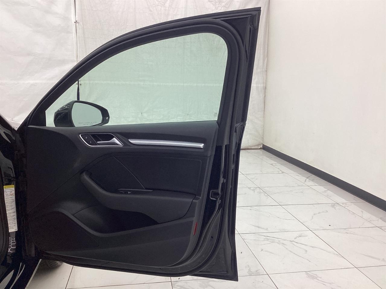 Audi A3 4dr Sdn quattro 2.0T Premium Plus 2015