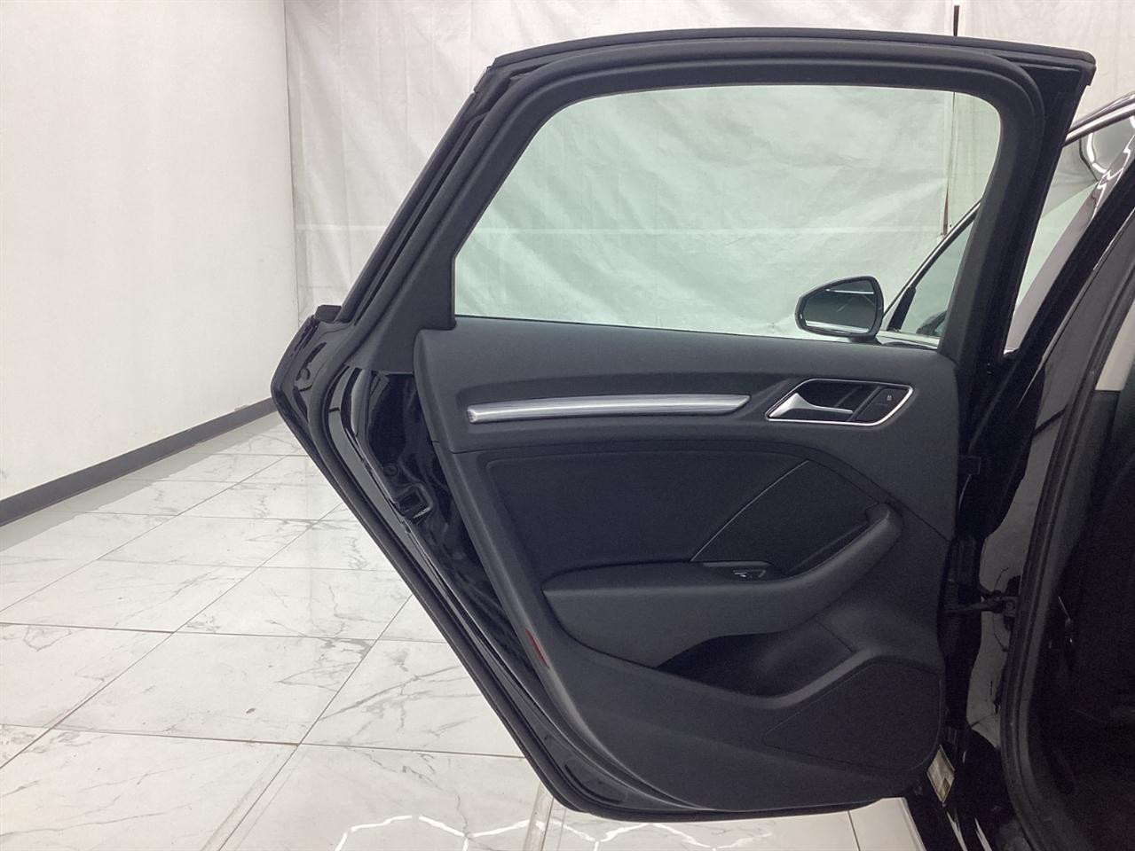 Audi A3 4dr Sdn quattro 2.0T Premium Plus 2015
