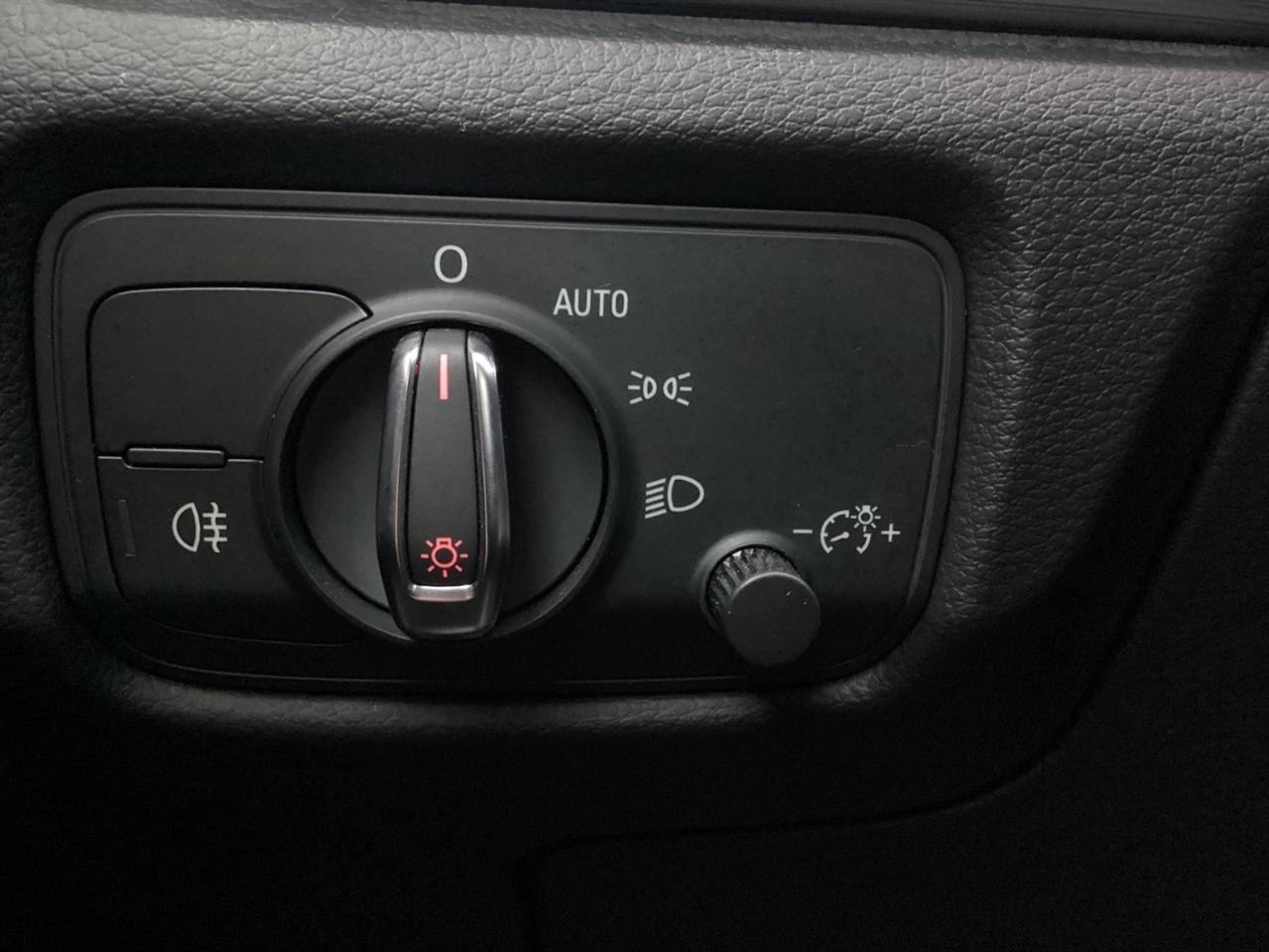 Audi A3 4dr Sdn quattro 2.0T Premium Plus 2015
