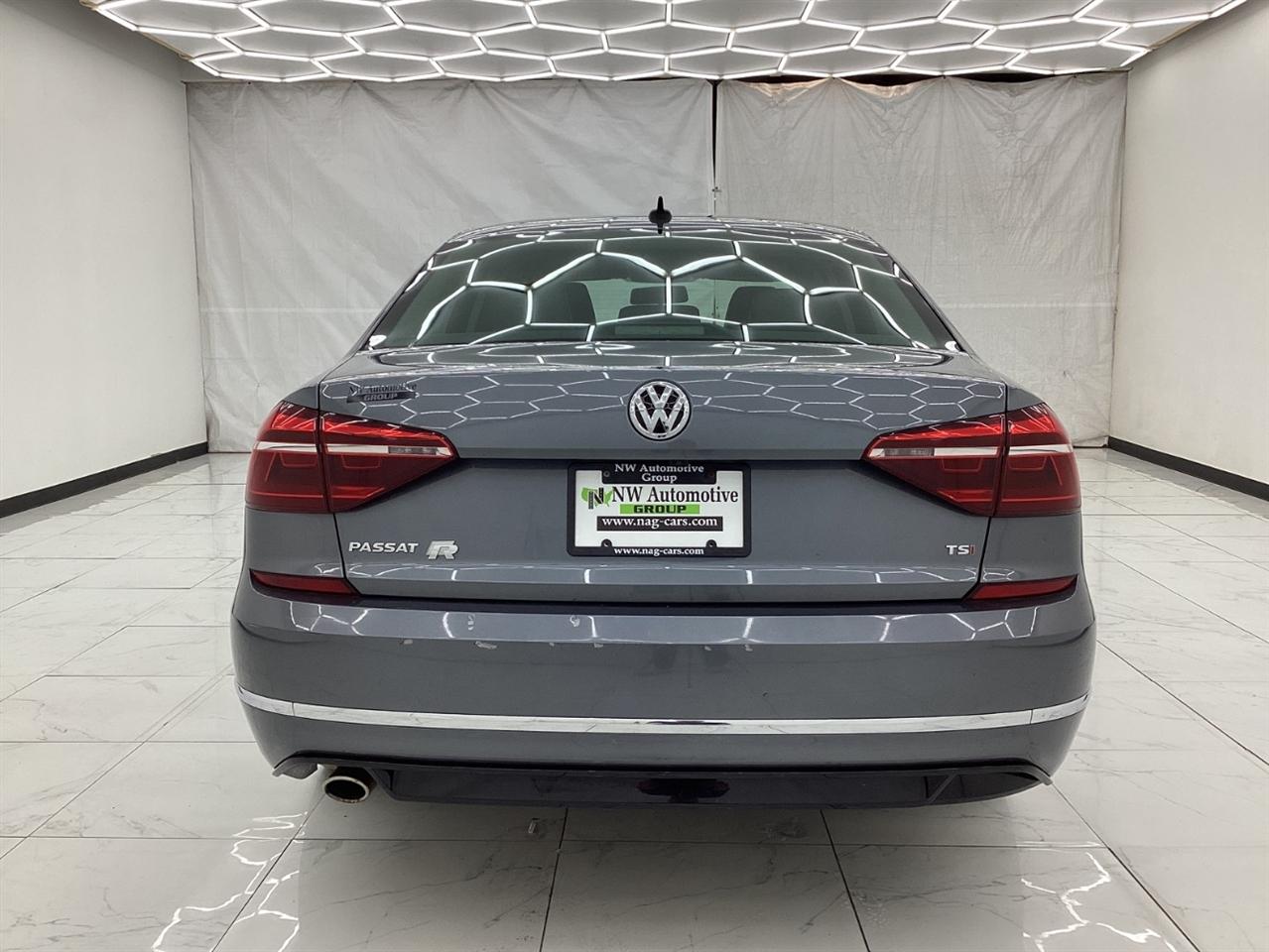 Volkswagen Passat 2.0T S Auto 2018