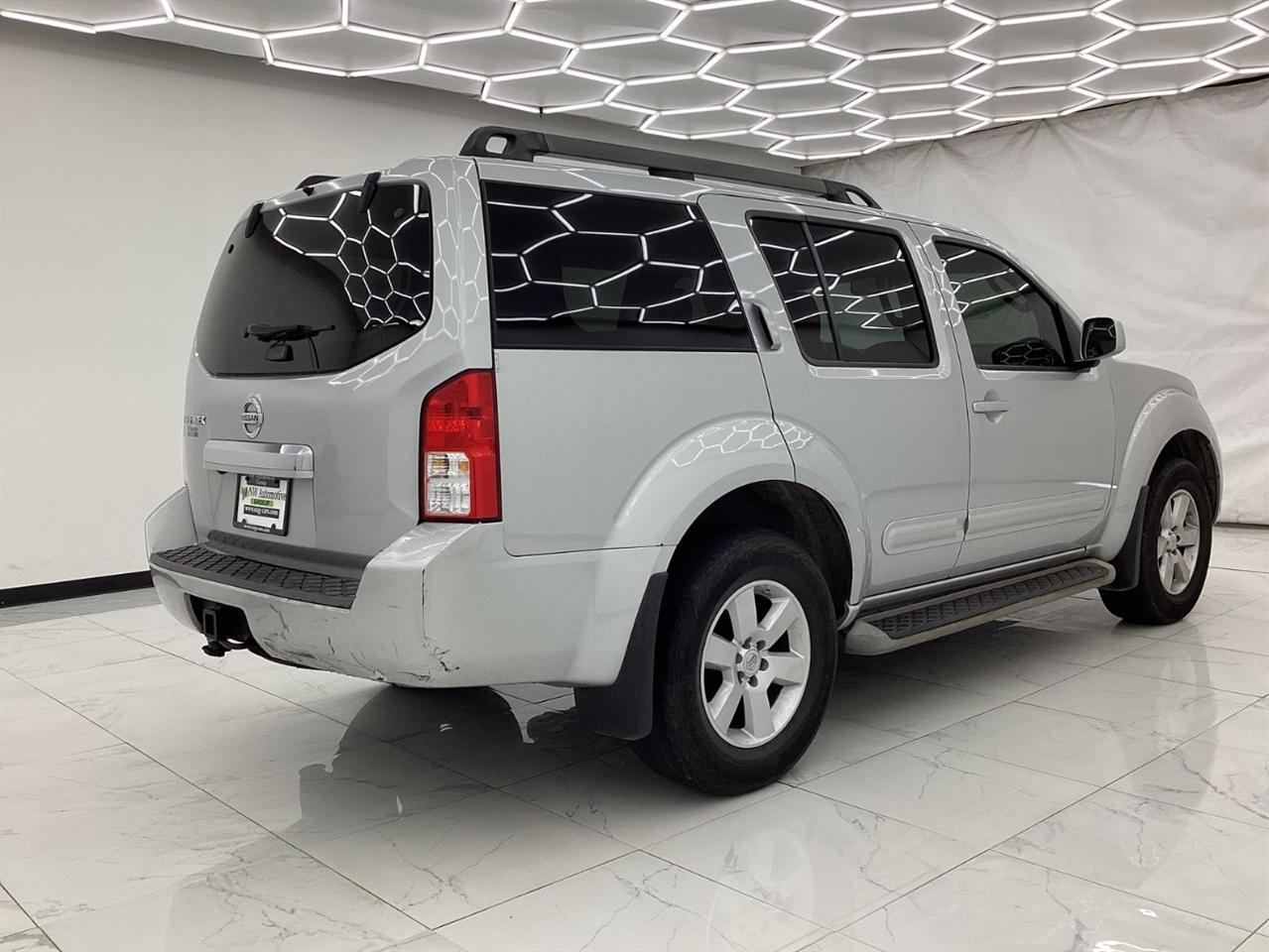 Nissan Pathfinder 4WD 4dr V6 SV 2011