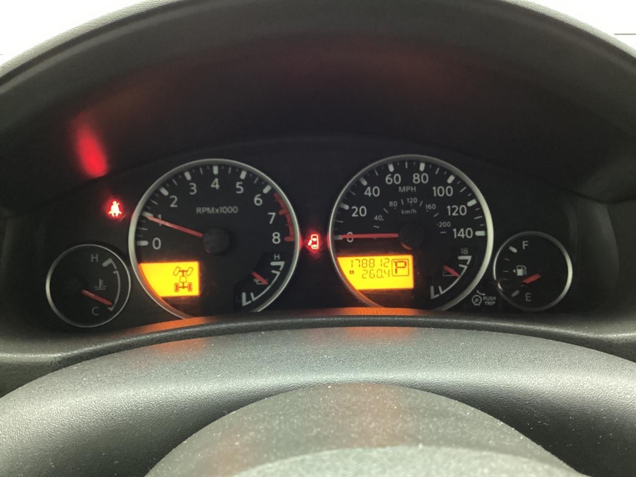 Nissan Pathfinder 4WD 4dr V6 SV 2011