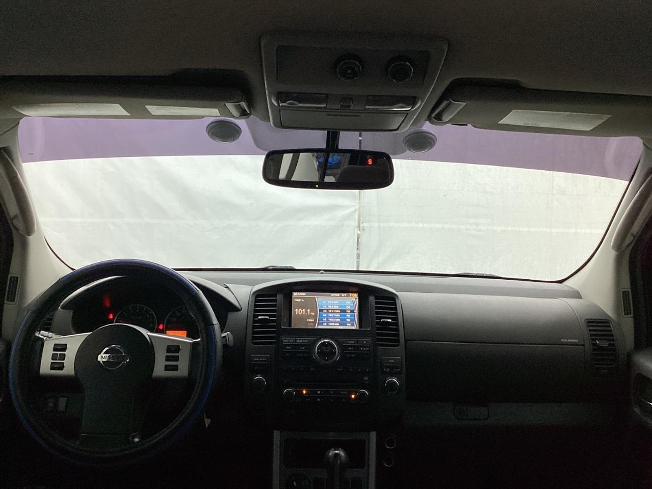 Nissan Pathfinder 4WD 4dr V6 SV 2011
