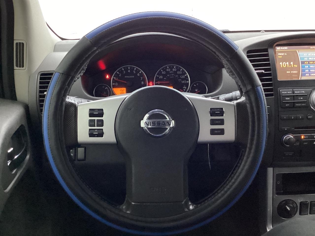 Nissan Pathfinder 4WD 4dr V6 SV 2011