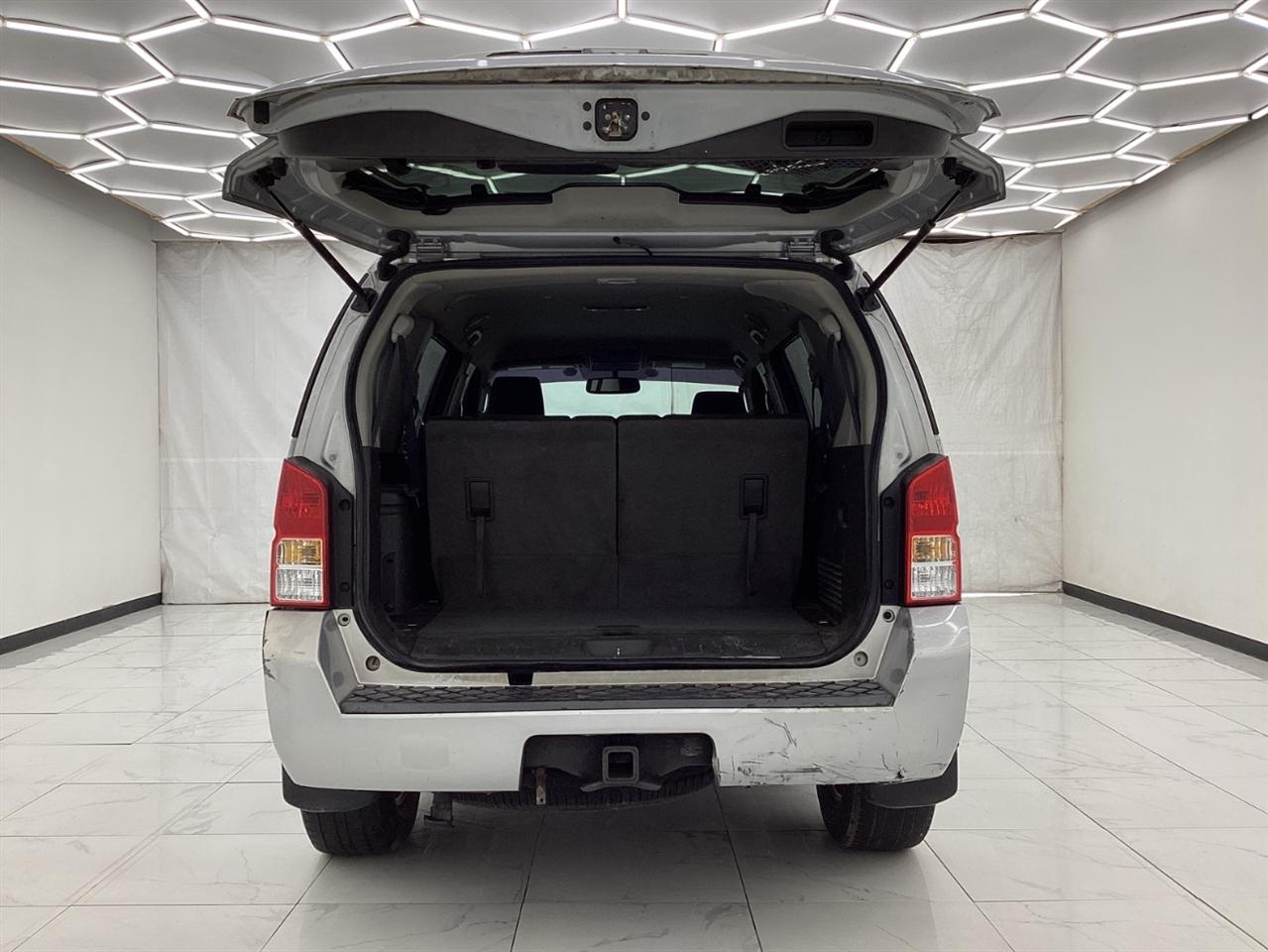 Nissan Pathfinder 4WD 4dr V6 SV 2011
