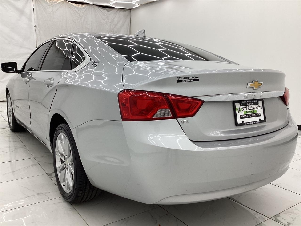 Chevrolet Impala 4dr Sdn LT w/1LT 2018