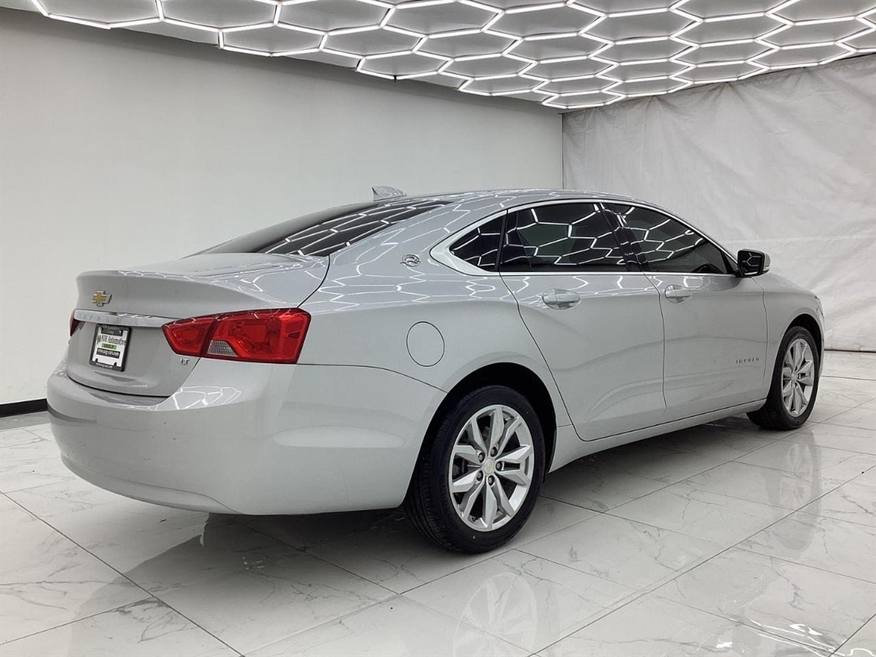 Chevrolet Impala 4dr Sdn LT w/1LT 2018