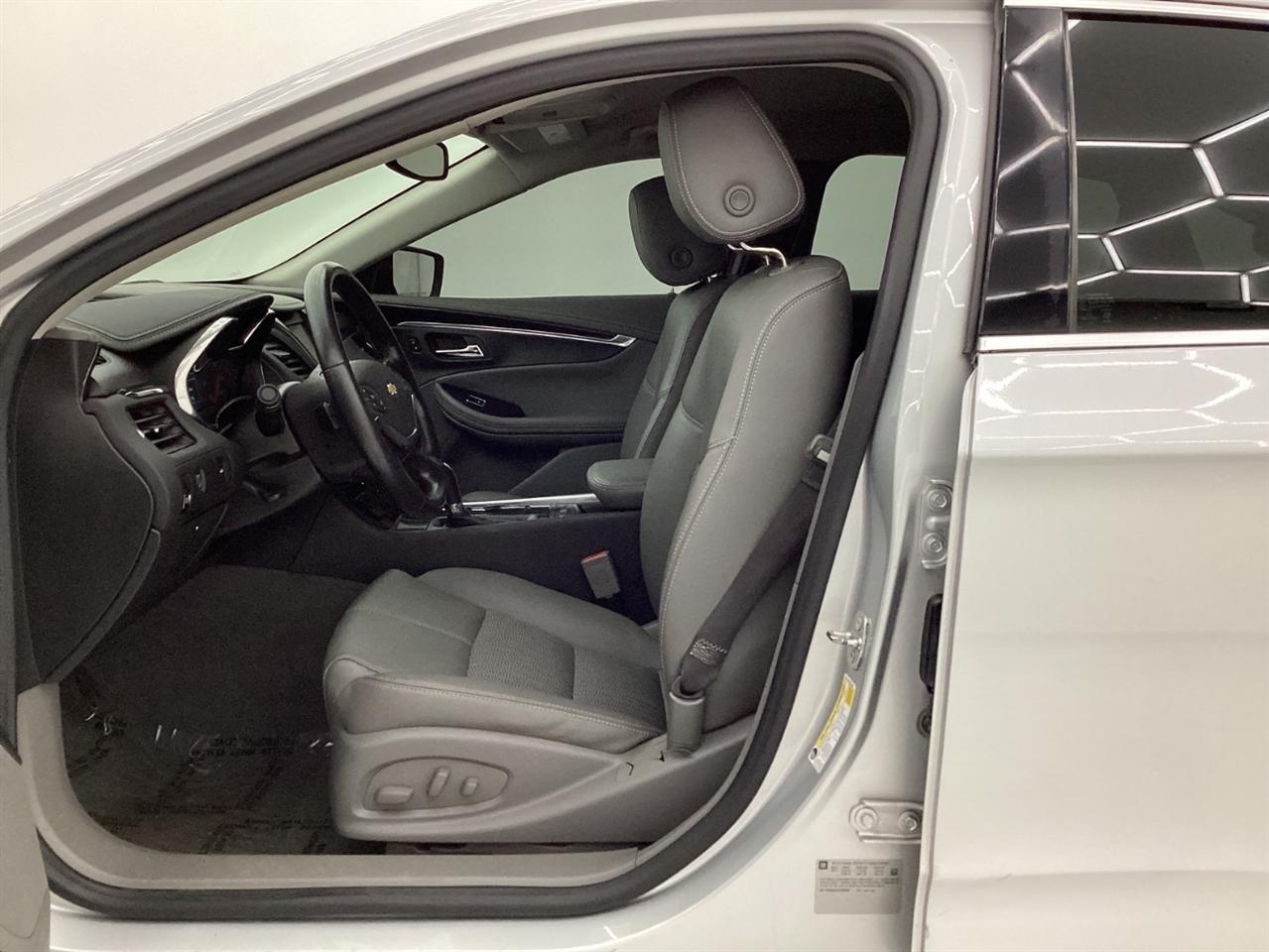 Chevrolet Impala 4dr Sdn LT w/1LT 2018