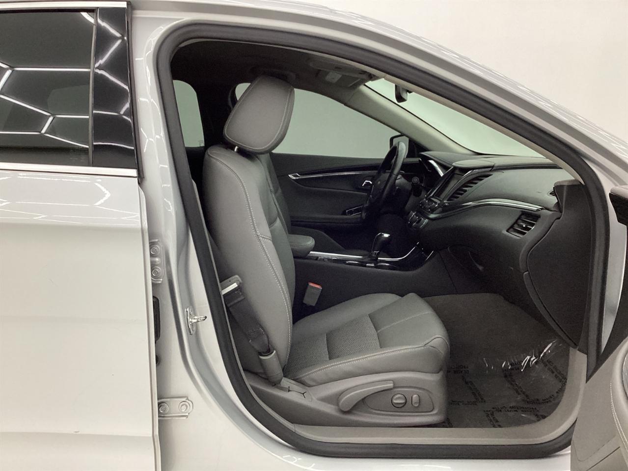 Chevrolet Impala 4dr Sdn LT w/1LT 2018