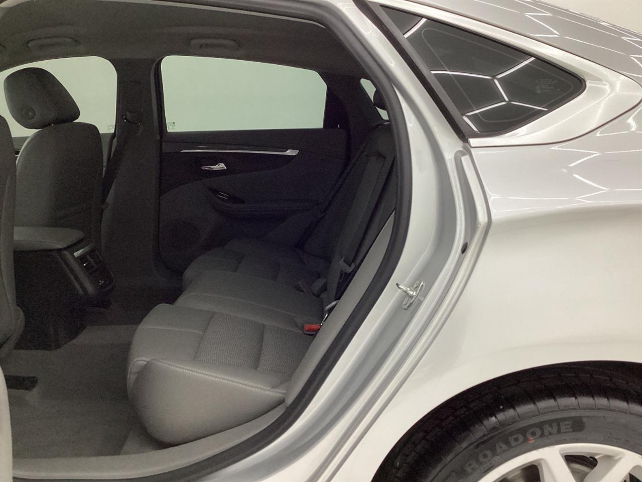 Chevrolet Impala 4dr Sdn LT w/1LT 2018