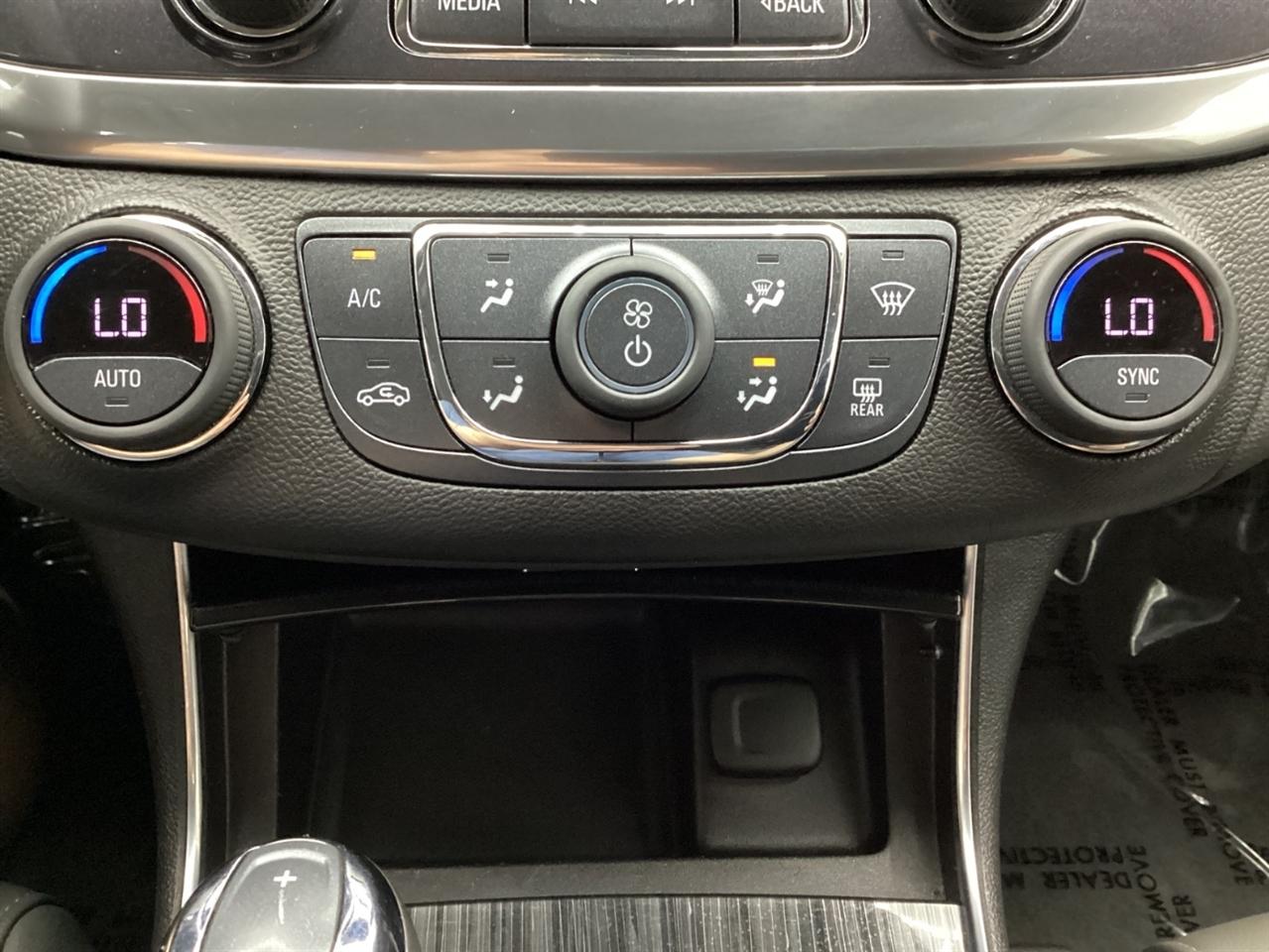 Chevrolet Impala 4dr Sdn LT w/1LT 2018