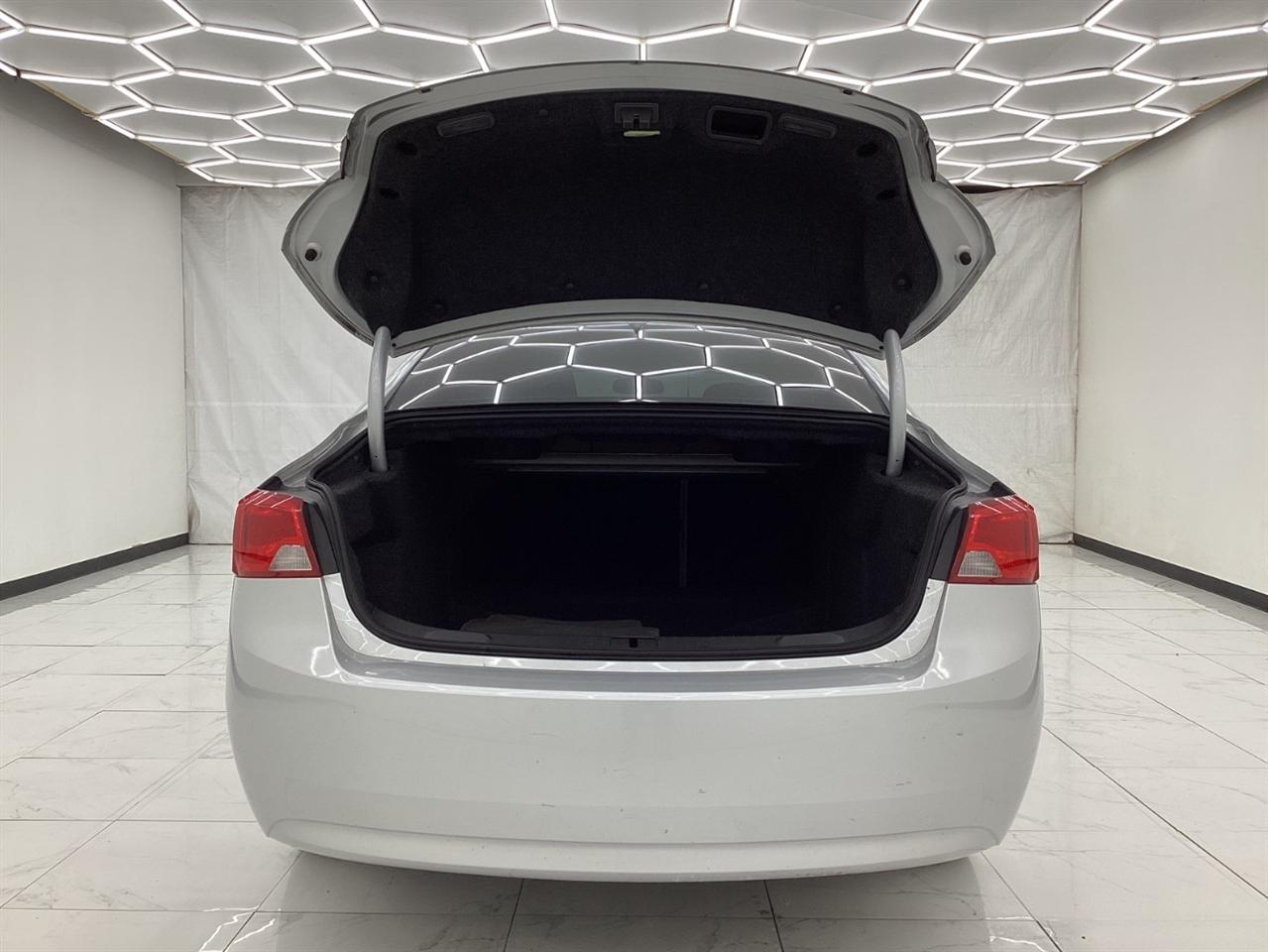 Chevrolet Impala 4dr Sdn LT w/1LT 2018