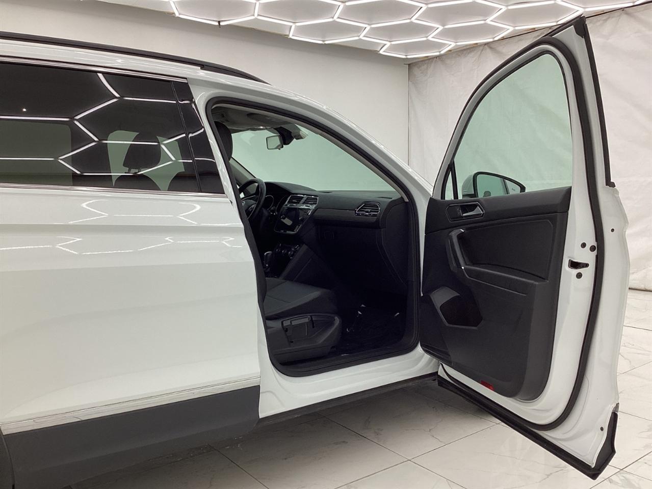 Volkswagen Tiguan 2.0T SEL 4MOTION 2018