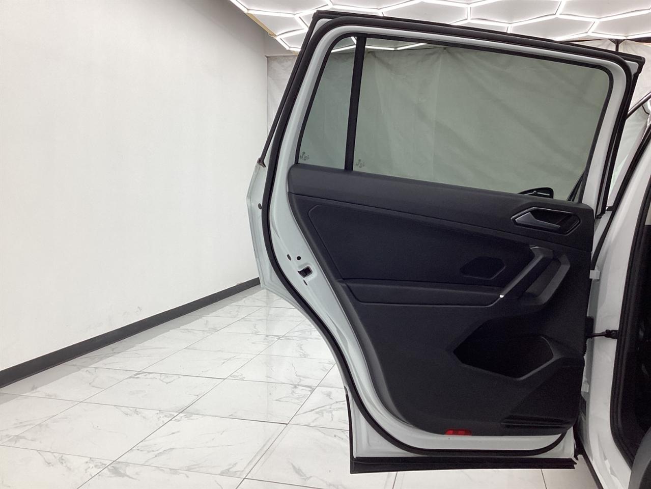 Volkswagen Tiguan 2.0T SEL 4MOTION 2018